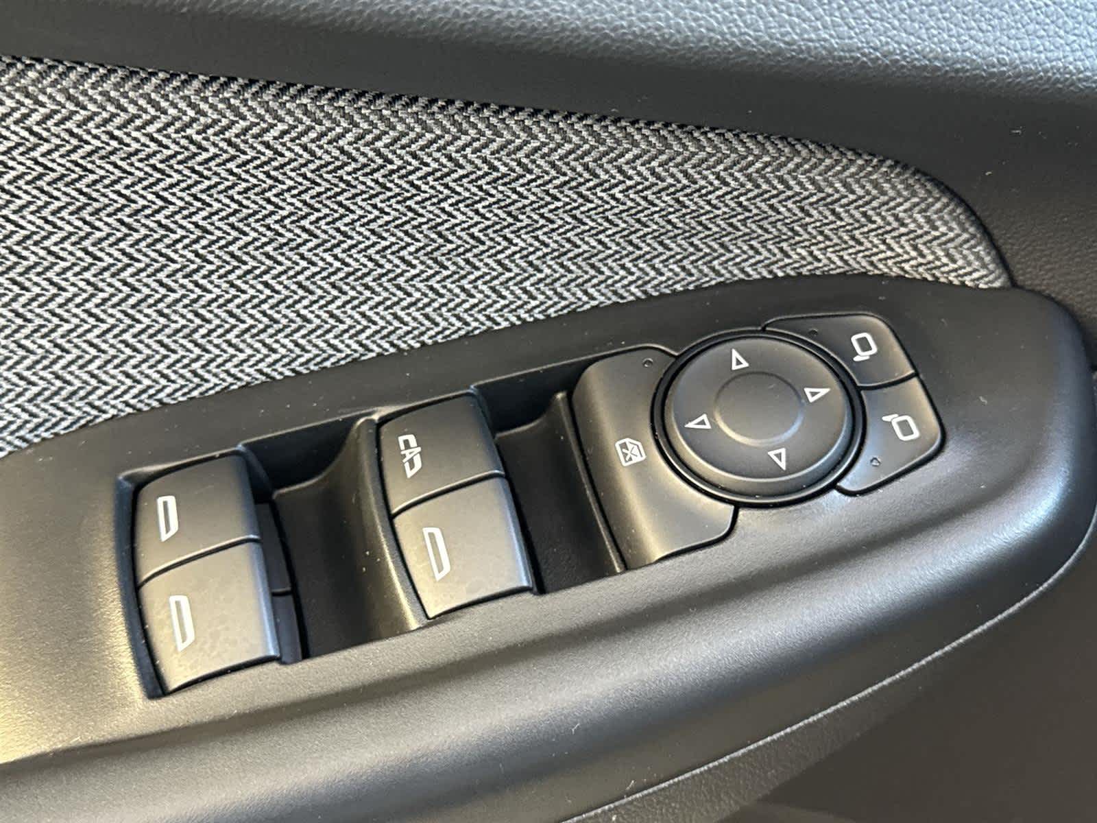 Thumbnail: 2023 Chevrolet TrailBlazer - 24