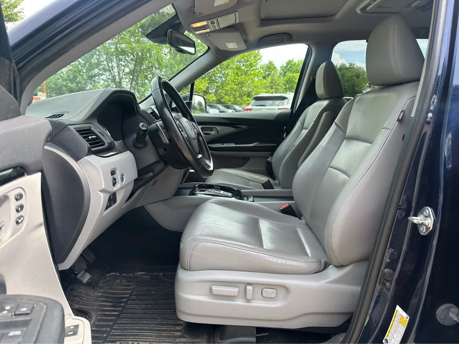 Thumbnail: 2018 Honda Pilot - 10