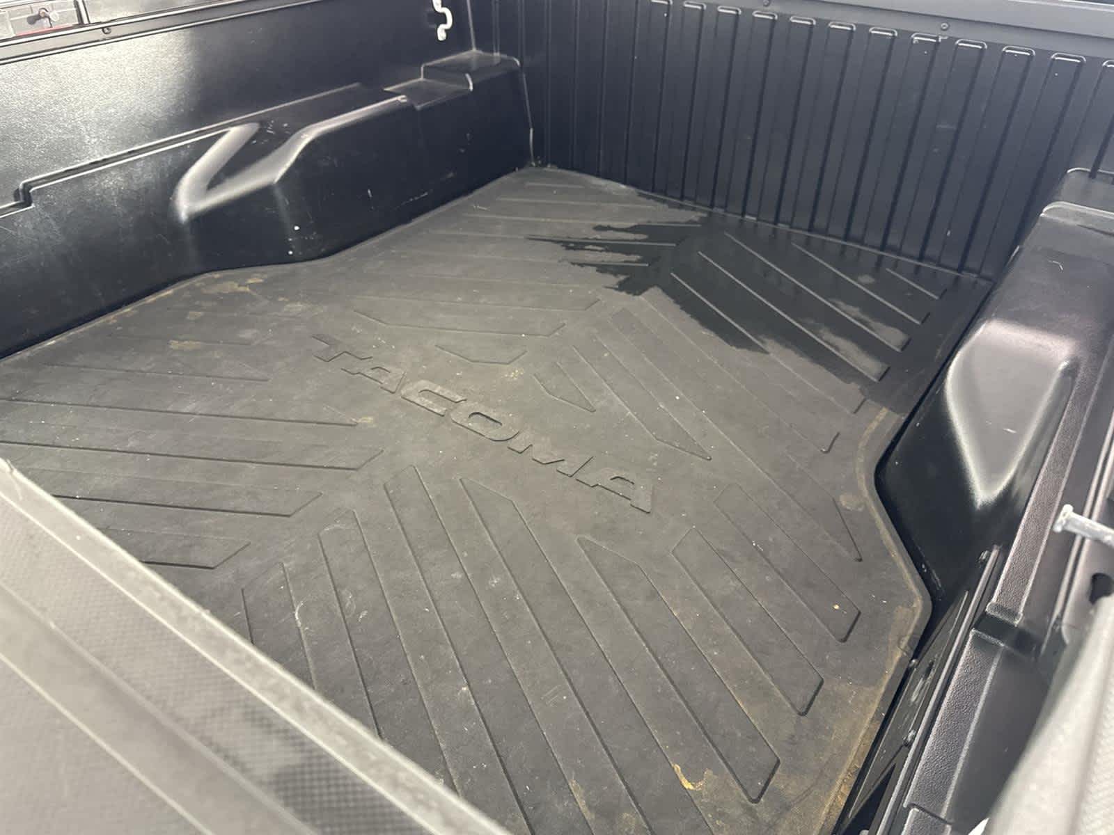 Thumbnail: 2022 Toyota Tacoma - 15