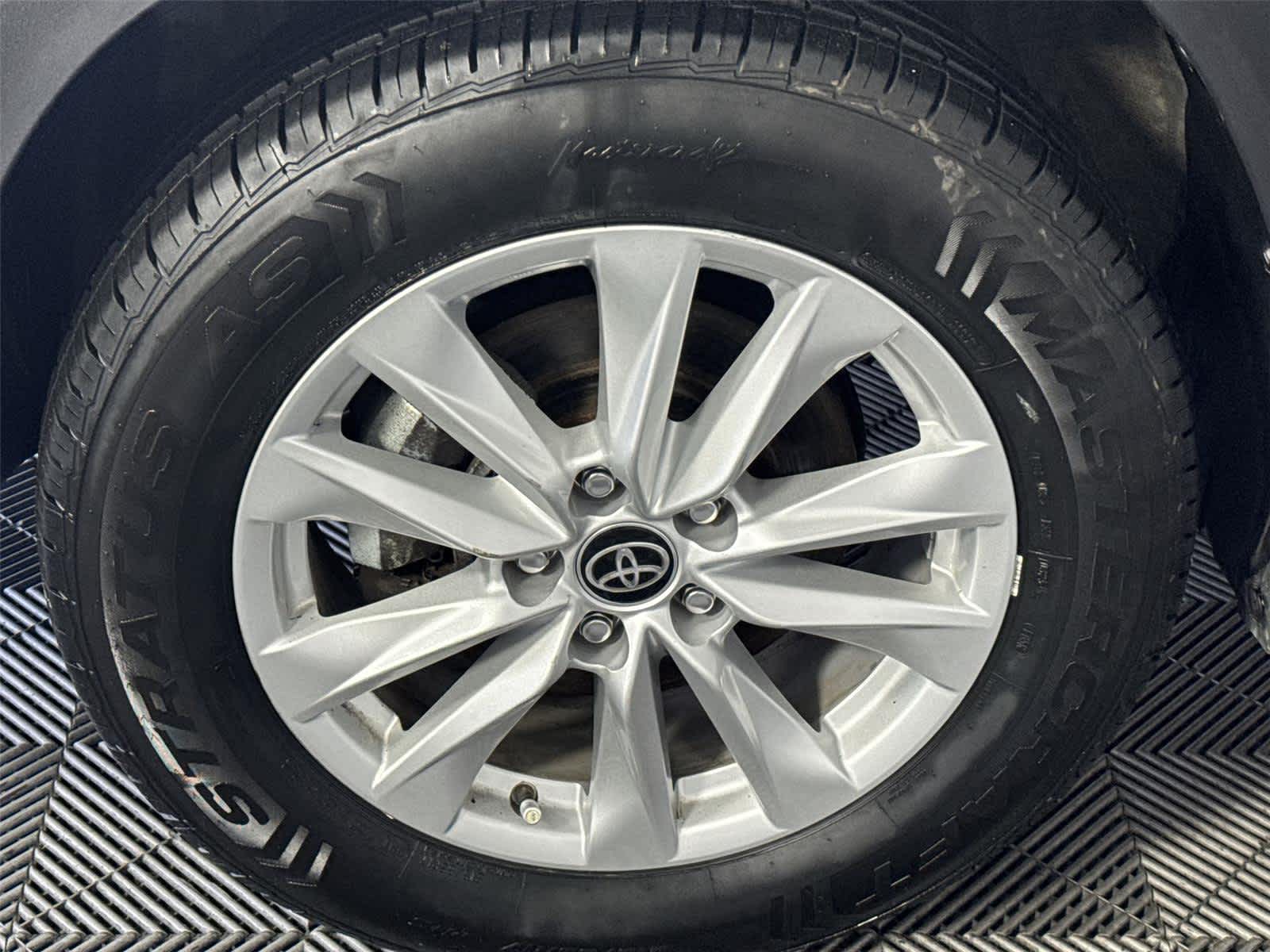 Thumbnail: 2022 Toyota Corolla Cross - 11