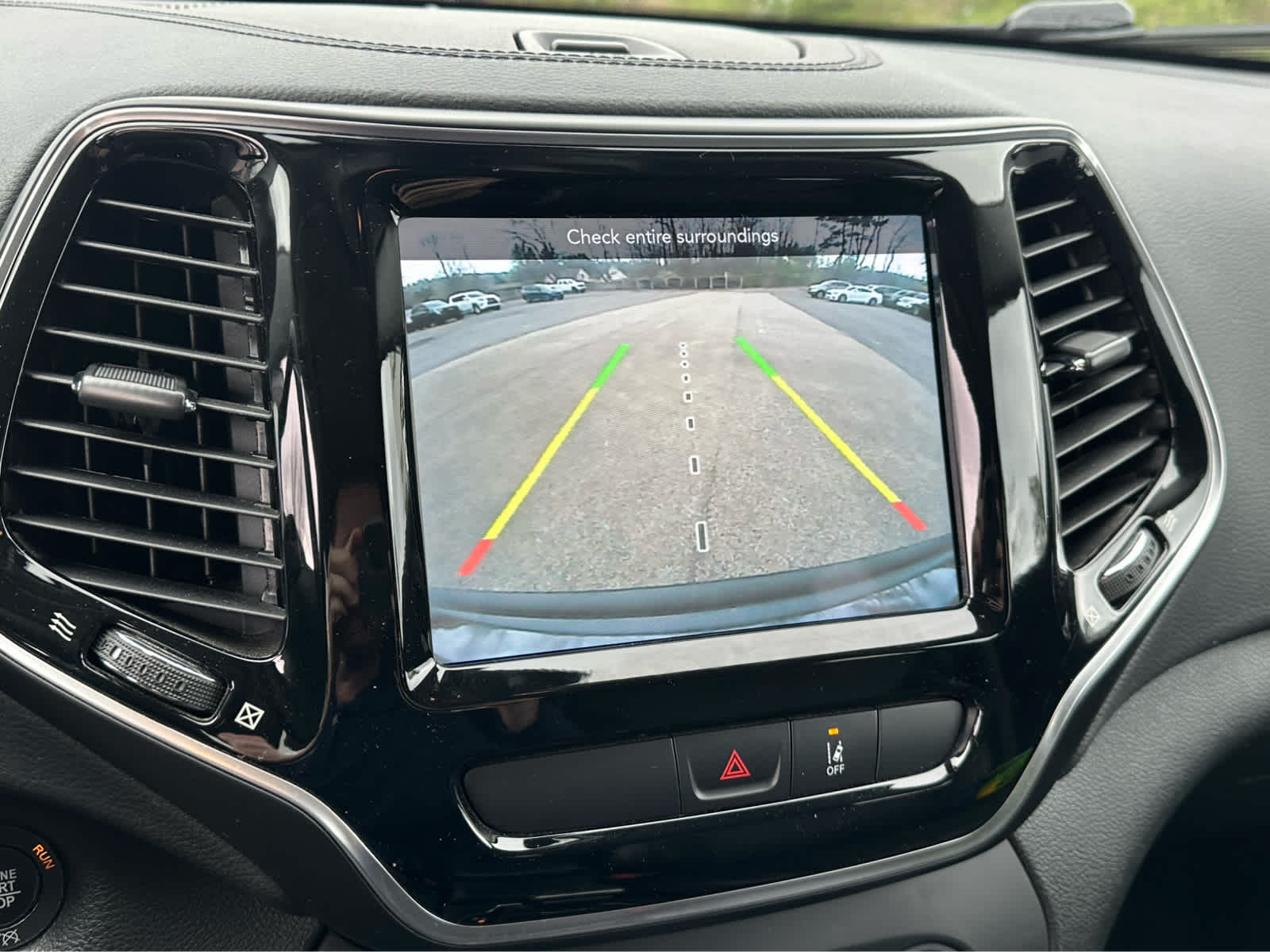 Thumbnail: 2022 Jeep Cherokee - 17