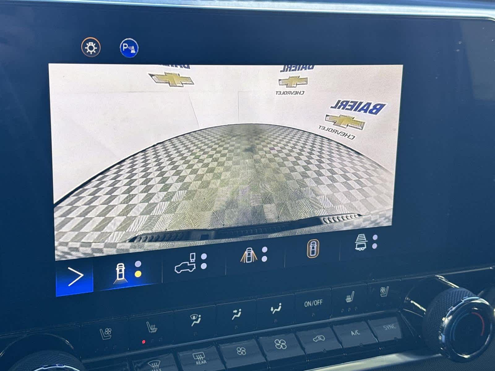 Thumbnail: 2023 Chevrolet Colorado - 19