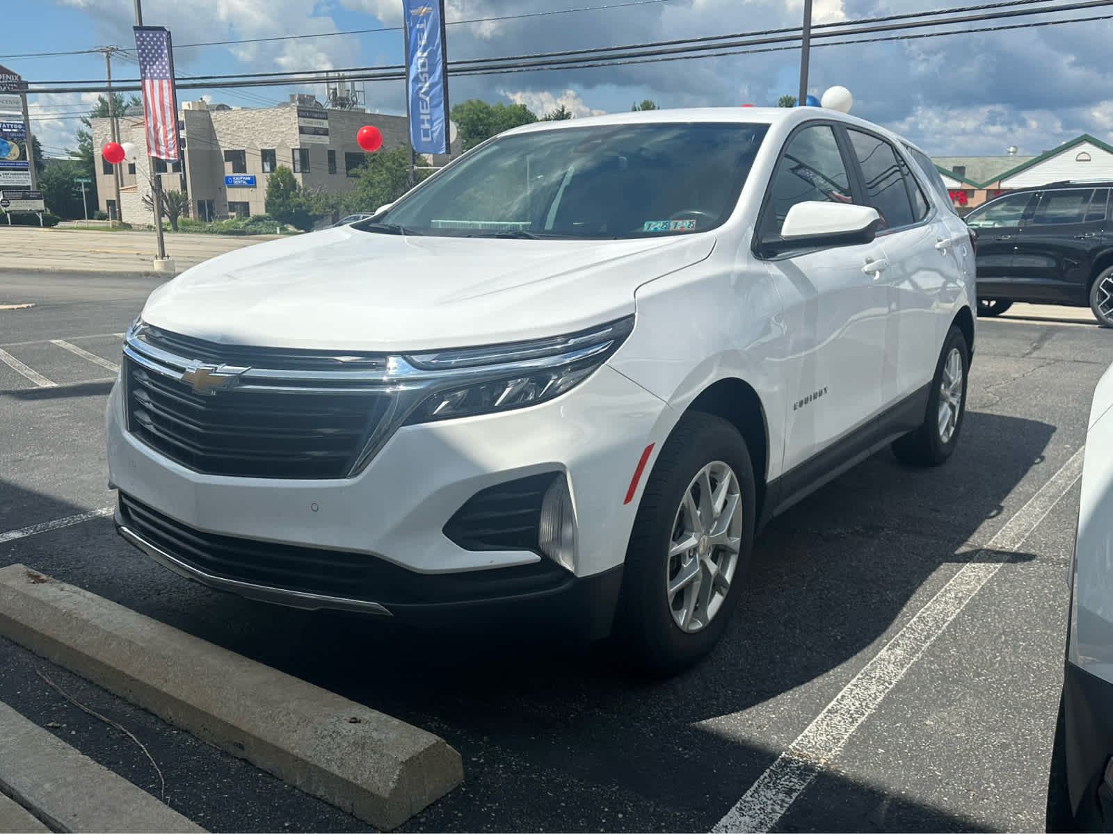 Thumbnail: 2022 Chevrolet Equinox - 1