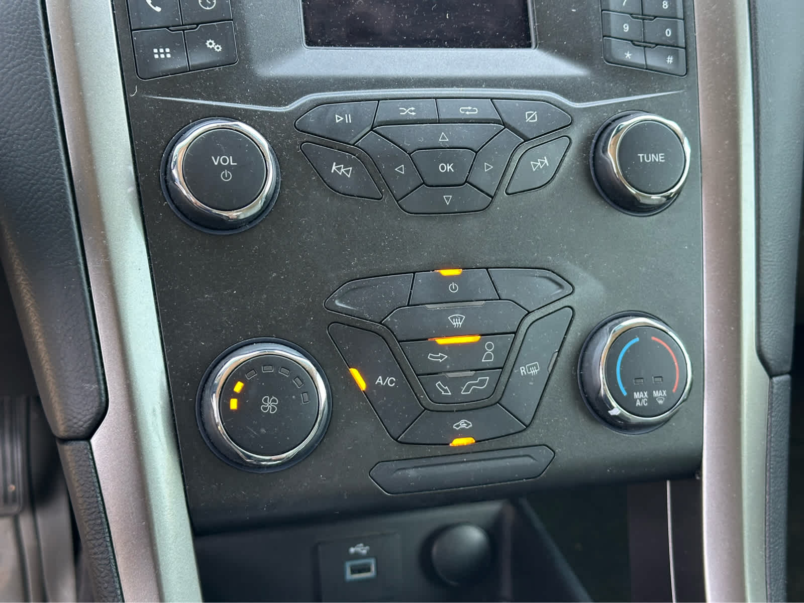 Thumbnail: 2020 Ford Fusion - 16