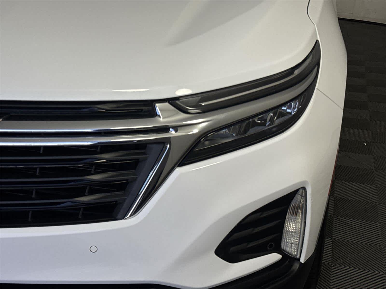 Thumbnail: 2023 Chevrolet Equinox - 9
