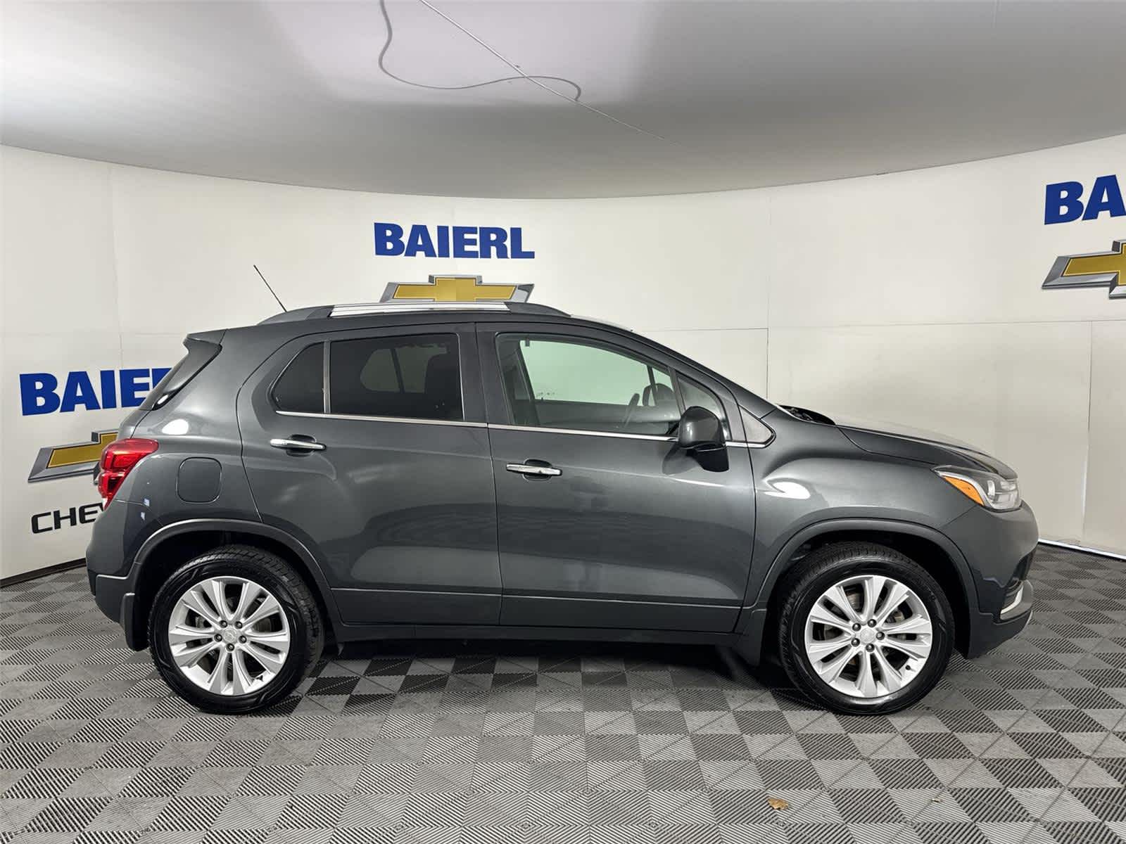 Thumbnail: 2017 Chevrolet Trax - 6