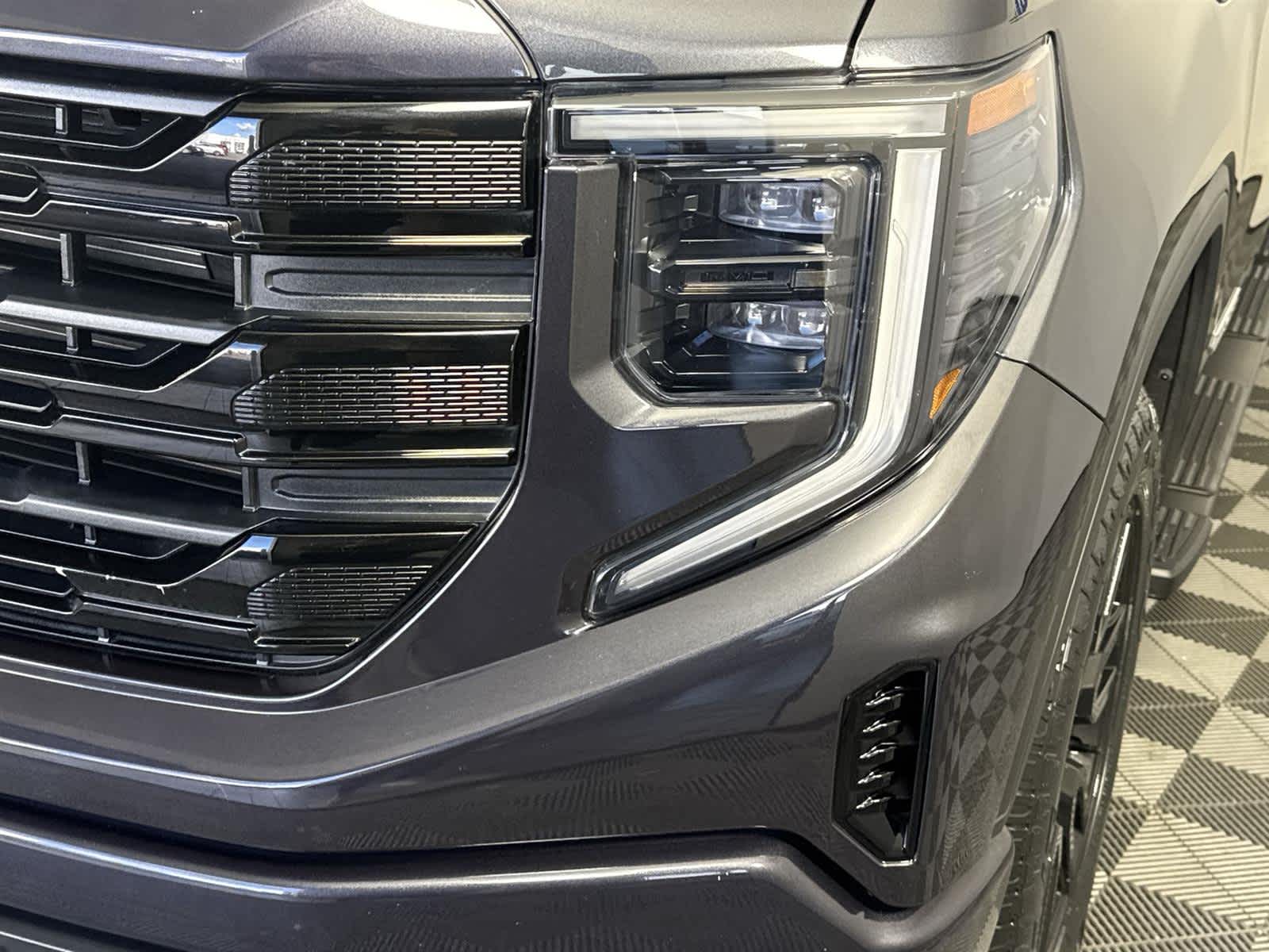 Thumbnail: 2023 GMC Sierra 1500 - 9