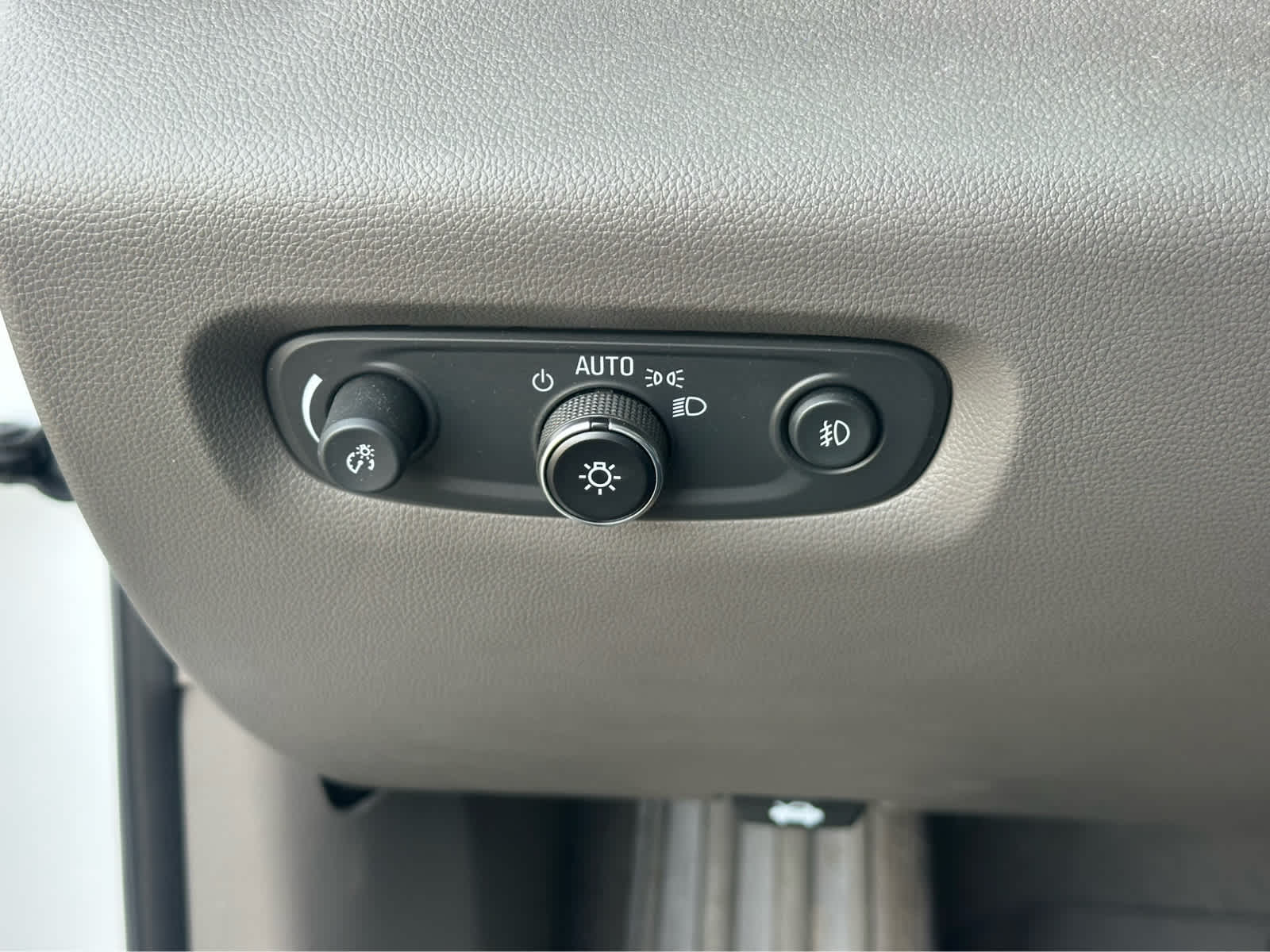 Thumbnail: 2021 Chevrolet Traverse - 18