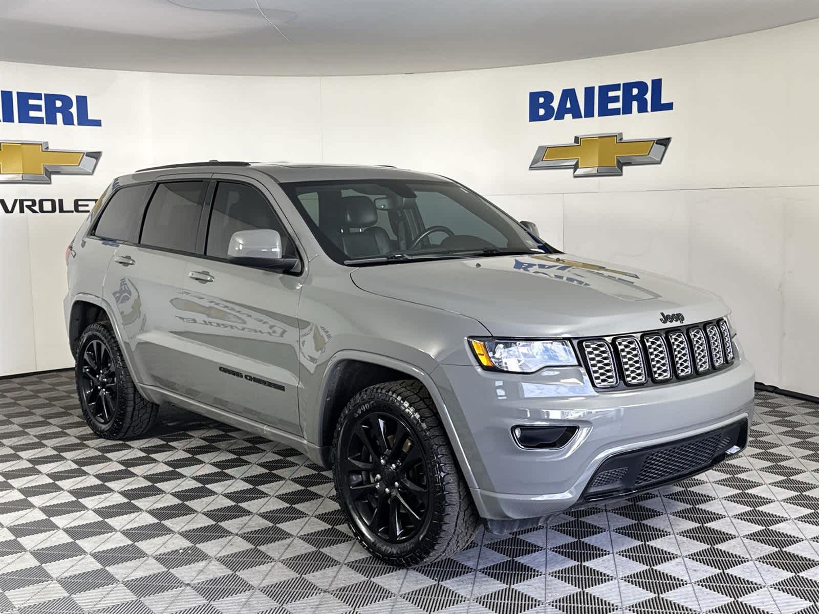 Thumbnail: 2020 Jeep Grand Cherokee - 7