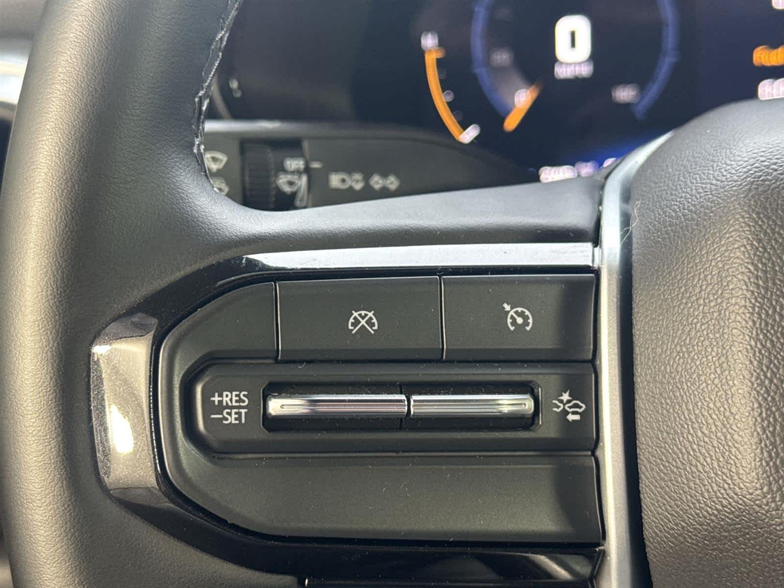 Thumbnail: 2024 Chevrolet Colorado - 25