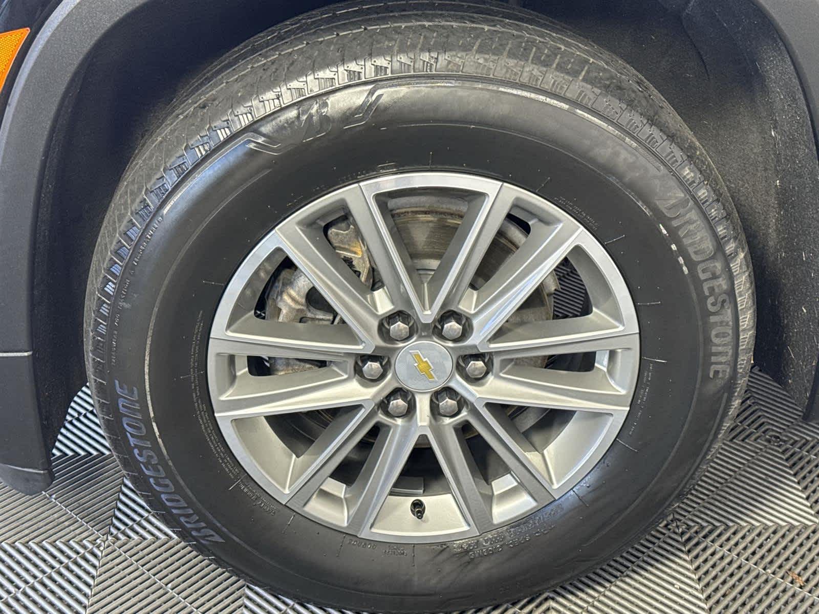 Thumbnail: 2023 Chevrolet Traverse - 11