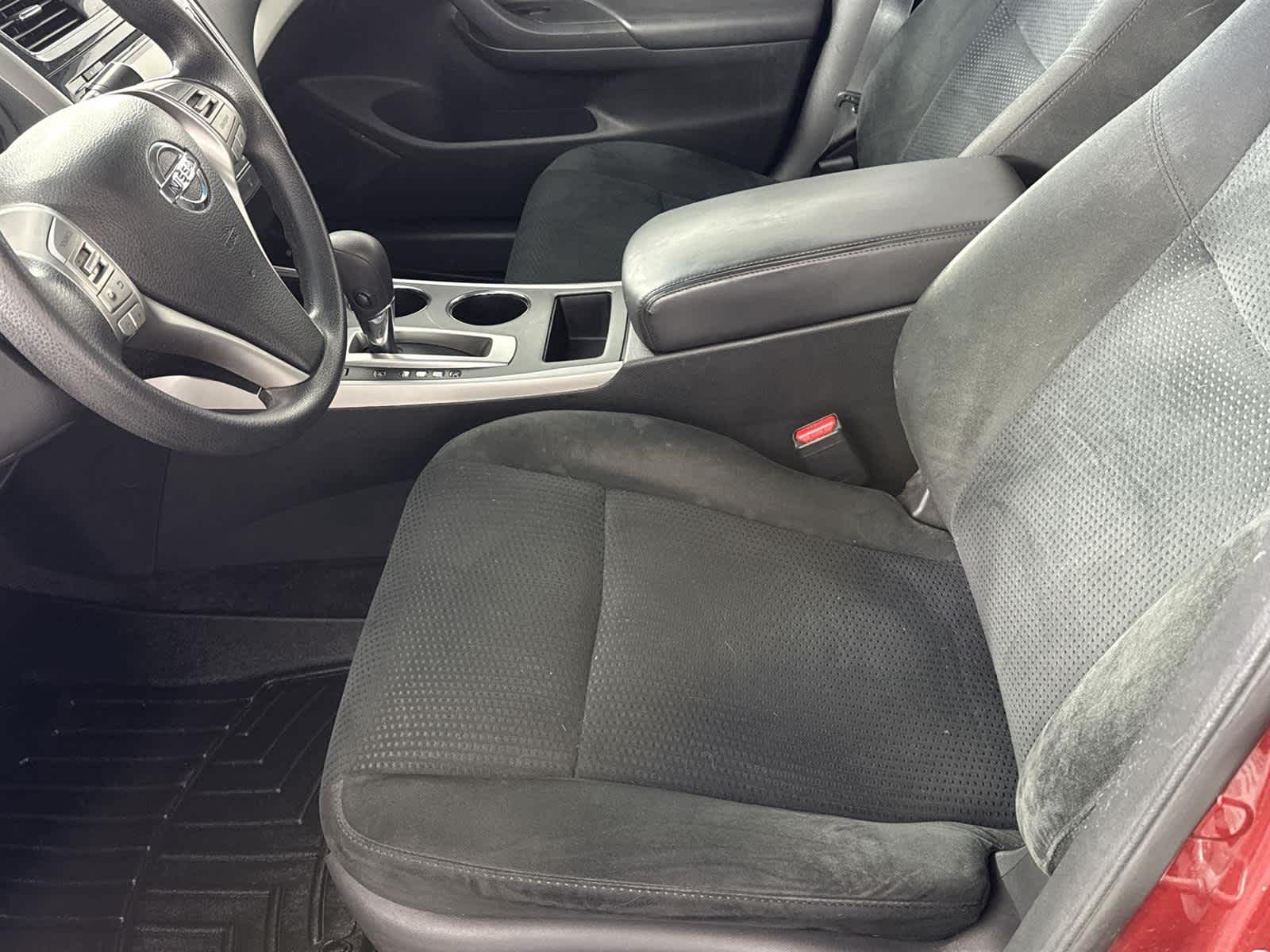 Thumbnail: 2015 Nissan Altima - 11