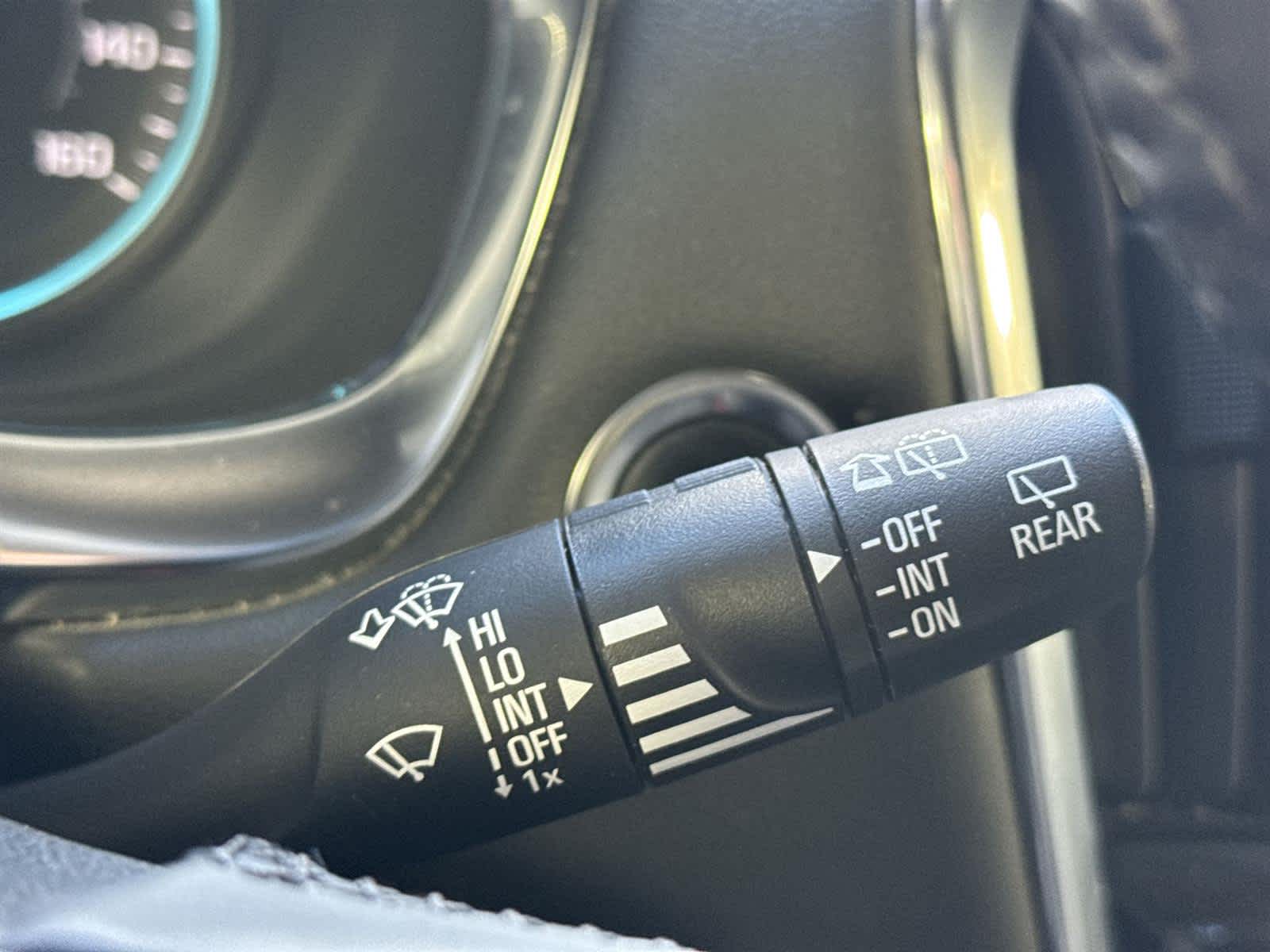 Thumbnail: 2023 Chevrolet Traverse - 31