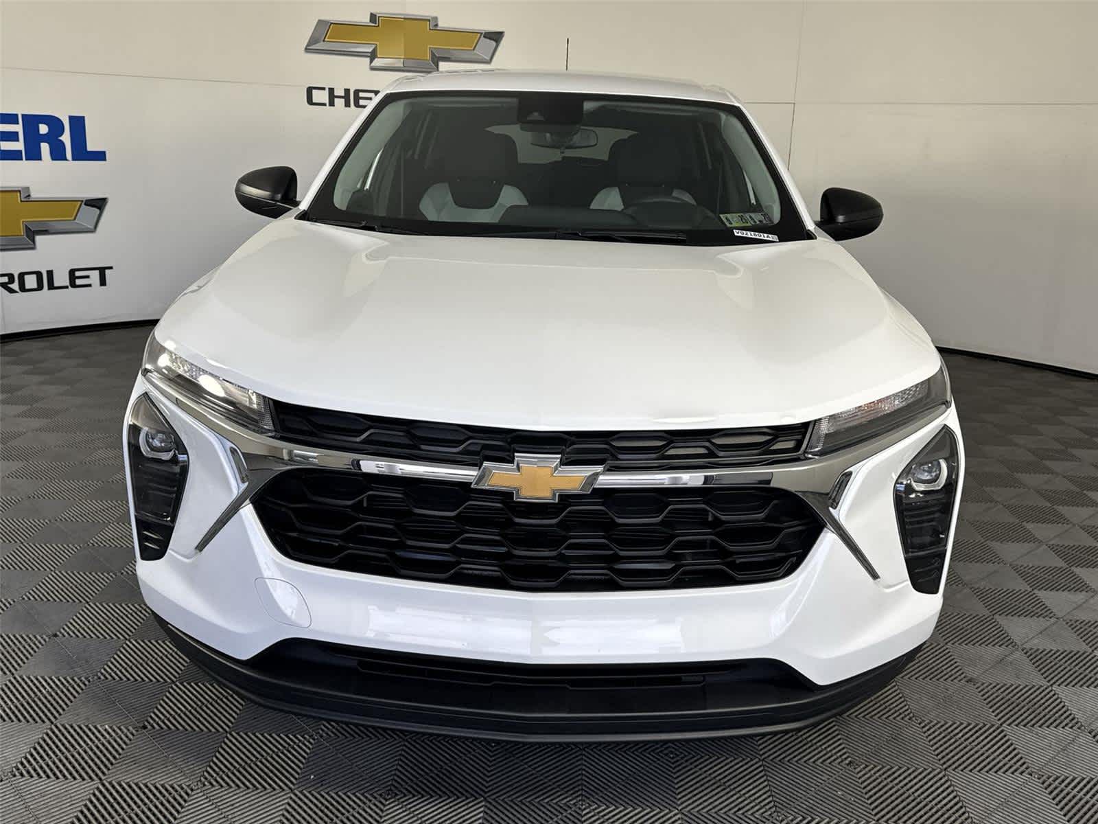 Thumbnail: 2024 Chevrolet Trax - 8