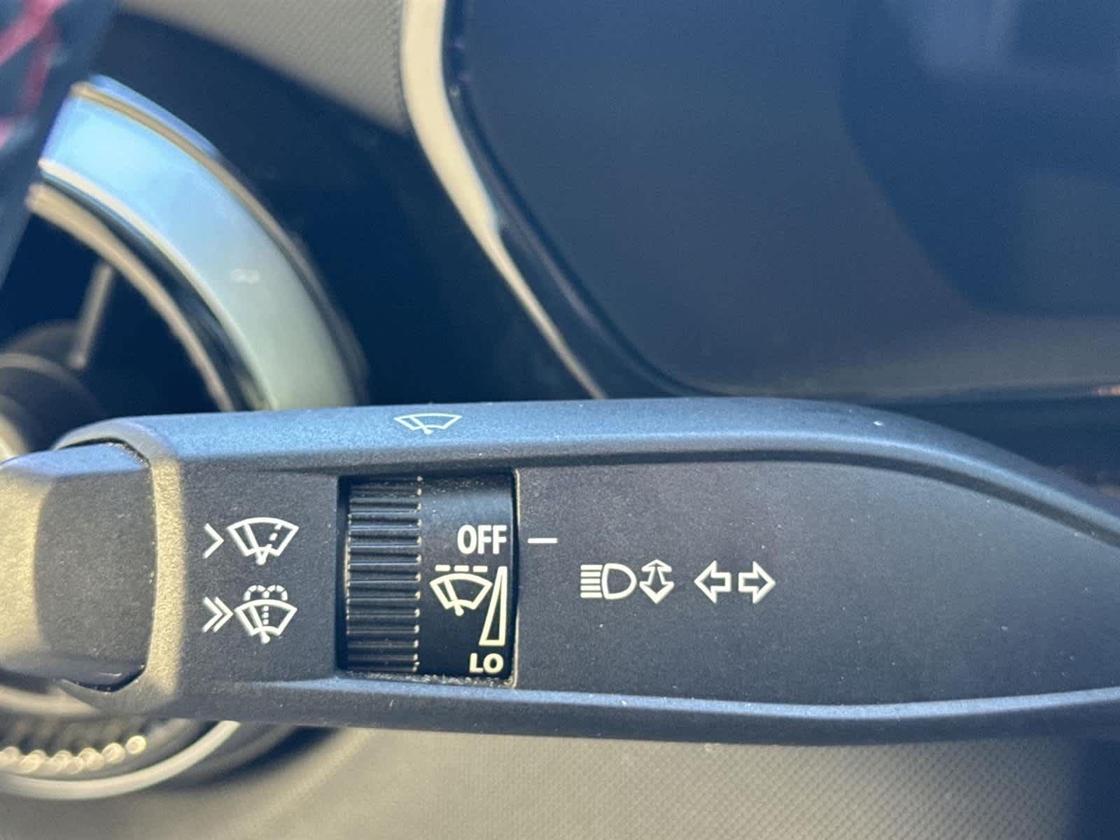 Thumbnail: 2023 Chevrolet Colorado - 28