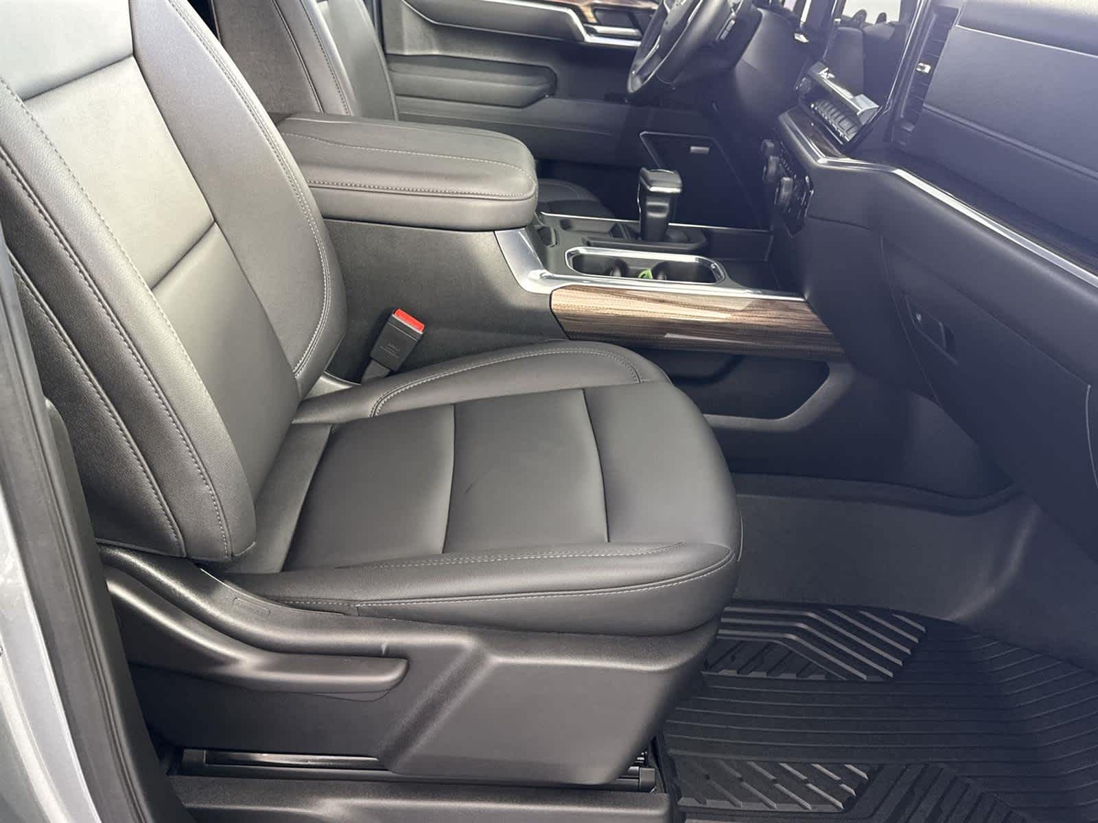 Thumbnail: 2025 Chevrolet Silverado 1500 - 16