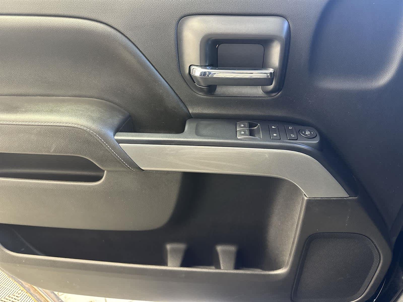 Thumbnail: 2017 Chevrolet Silverado 1500 - 21