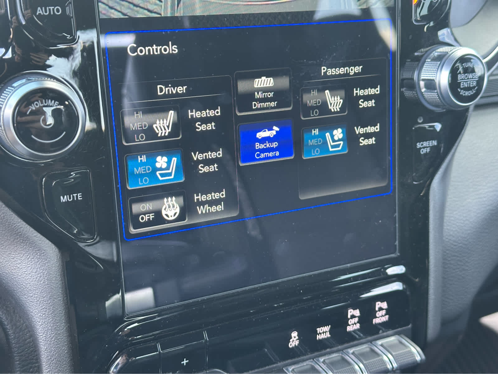 Thumbnail: 2019 RAM 2500 - 18