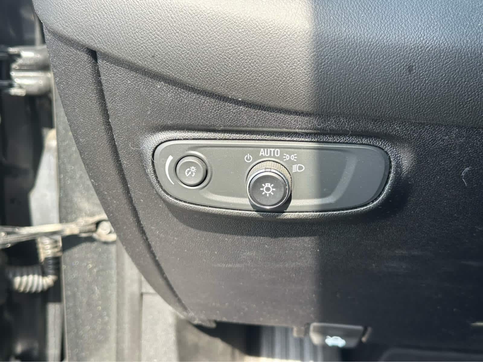 Thumbnail: 2019 Chevrolet Equinox - 15