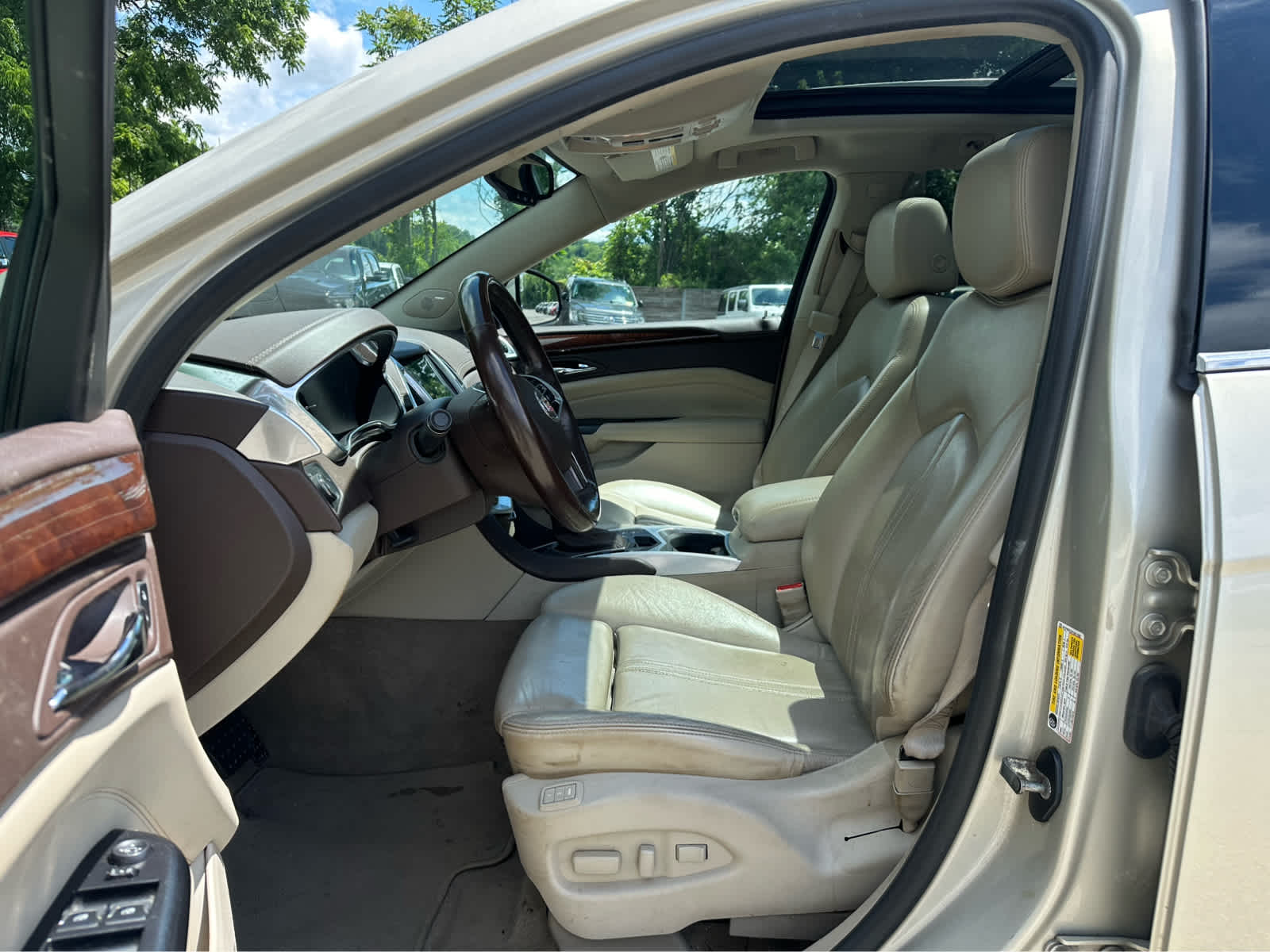 Thumbnail: 2015 Cadillac SRX - 9