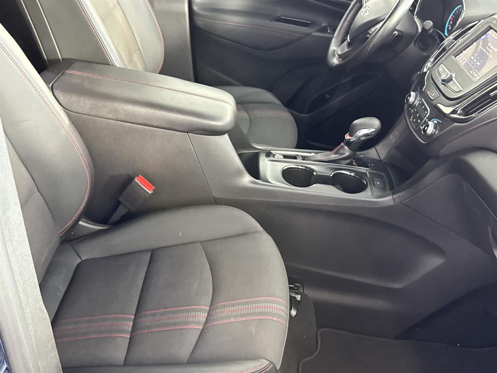 Thumbnail: 2022 Chevrolet Equinox - 16