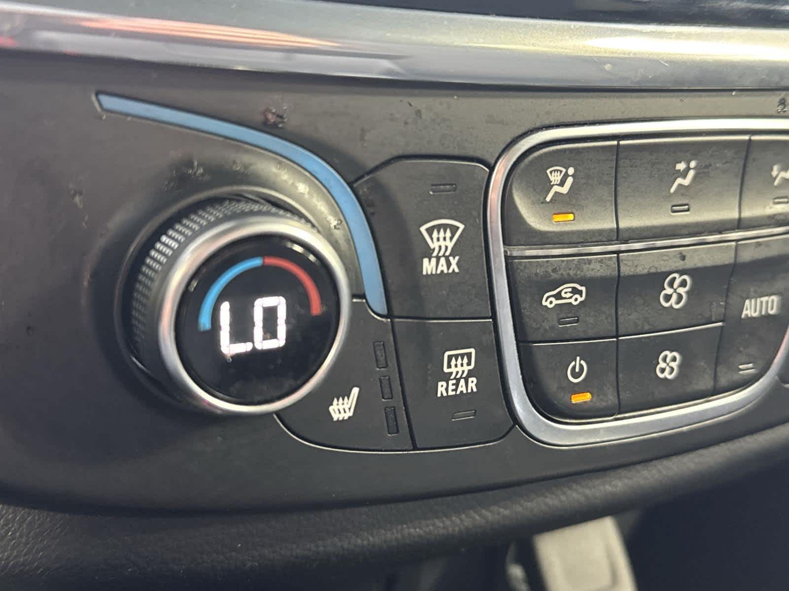 Thumbnail: 2023 Chevrolet Traverse - 21