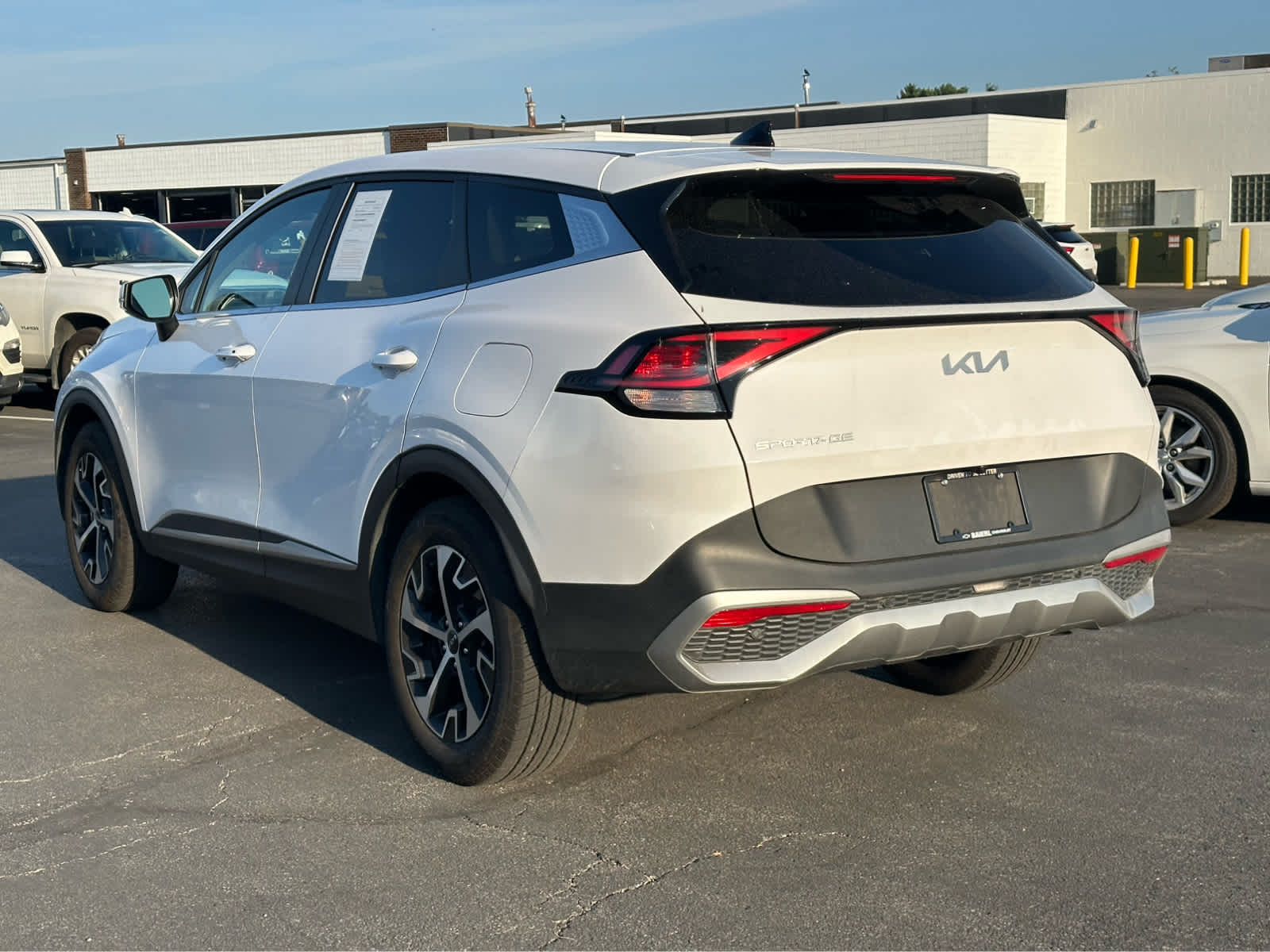 Thumbnail: 2023 Kia Sportage - 6