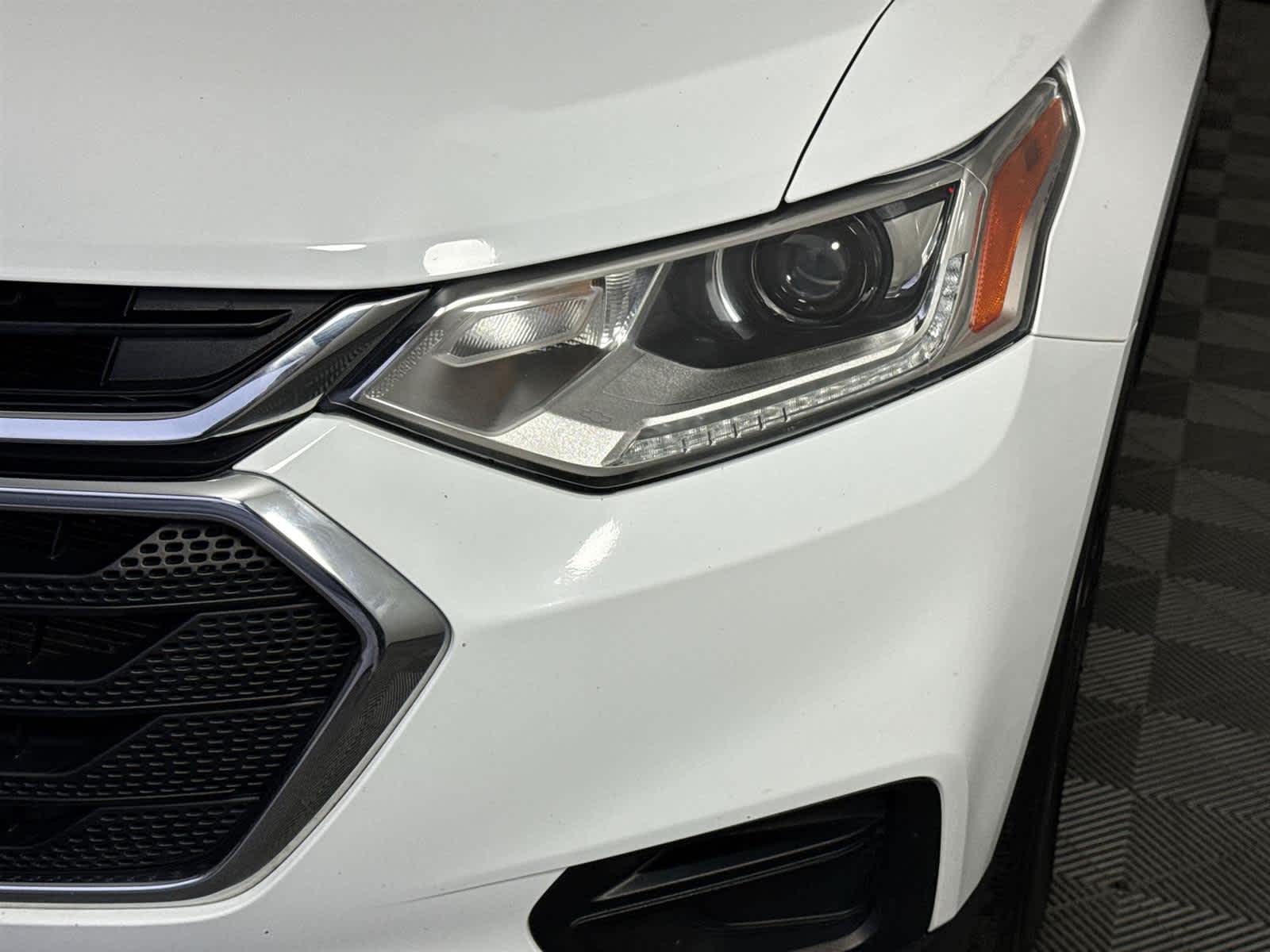 Thumbnail: 2021 Chevrolet Traverse - 9