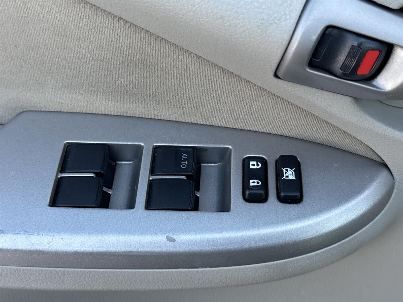 Thumbnail: 2011 Toyota Corolla - 19