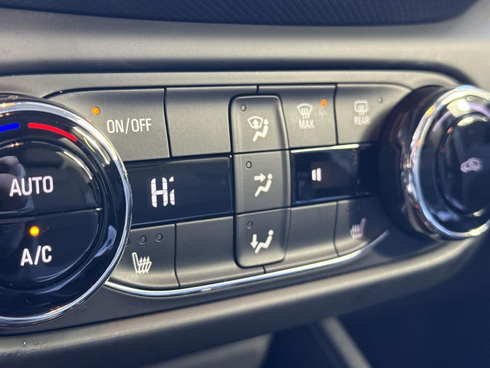 Thumbnail: 2023 Chevrolet TrailBlazer - 21