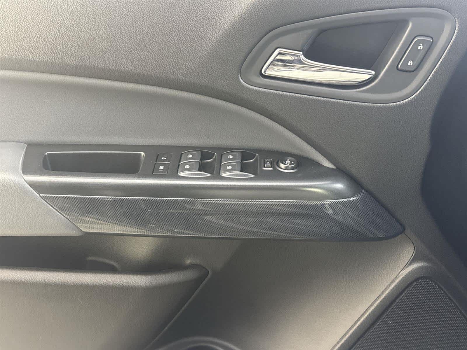 Thumbnail: 2021 Chevrolet Colorado - 22