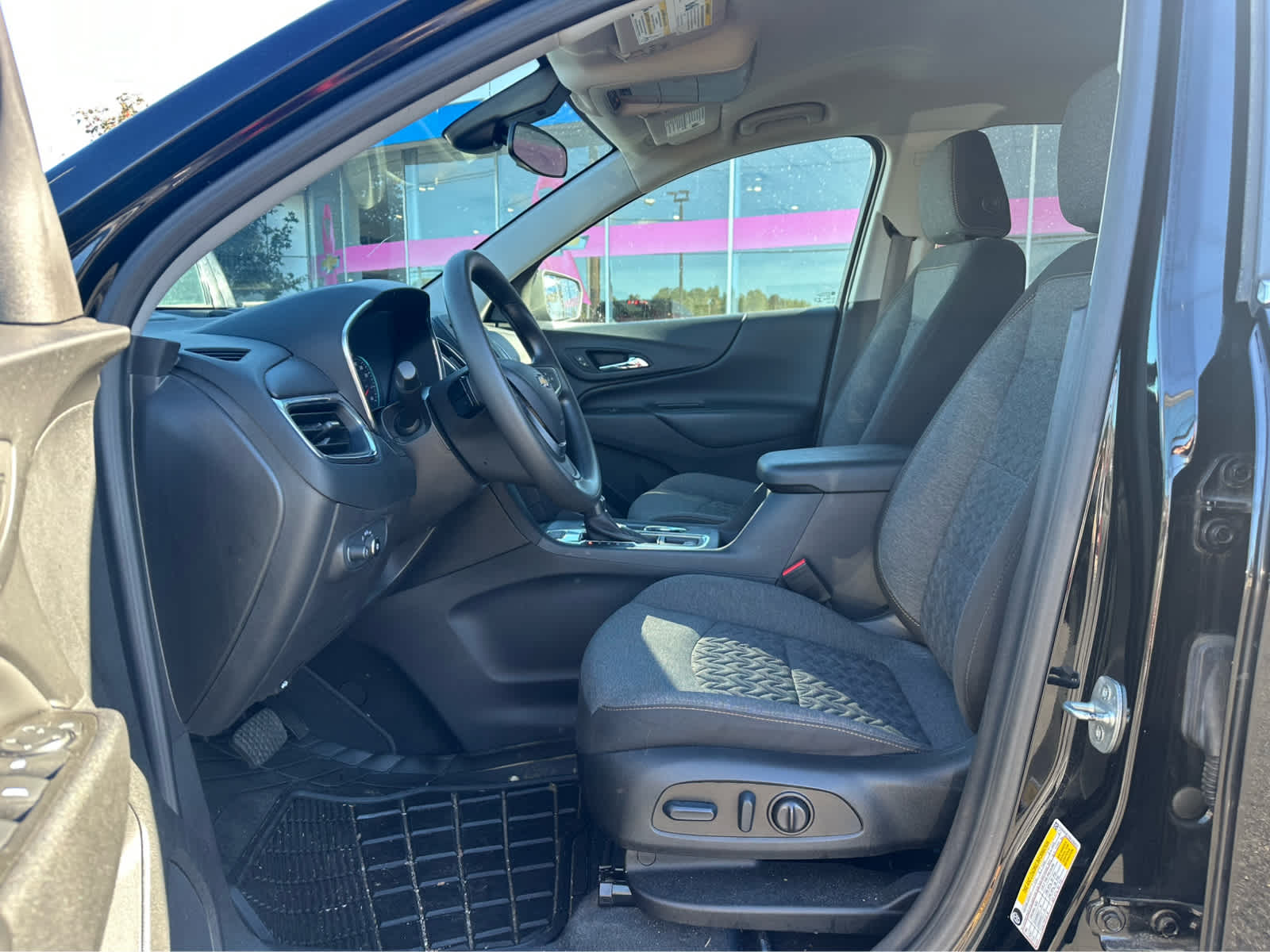 Thumbnail: 2022 Chevrolet Equinox - 9