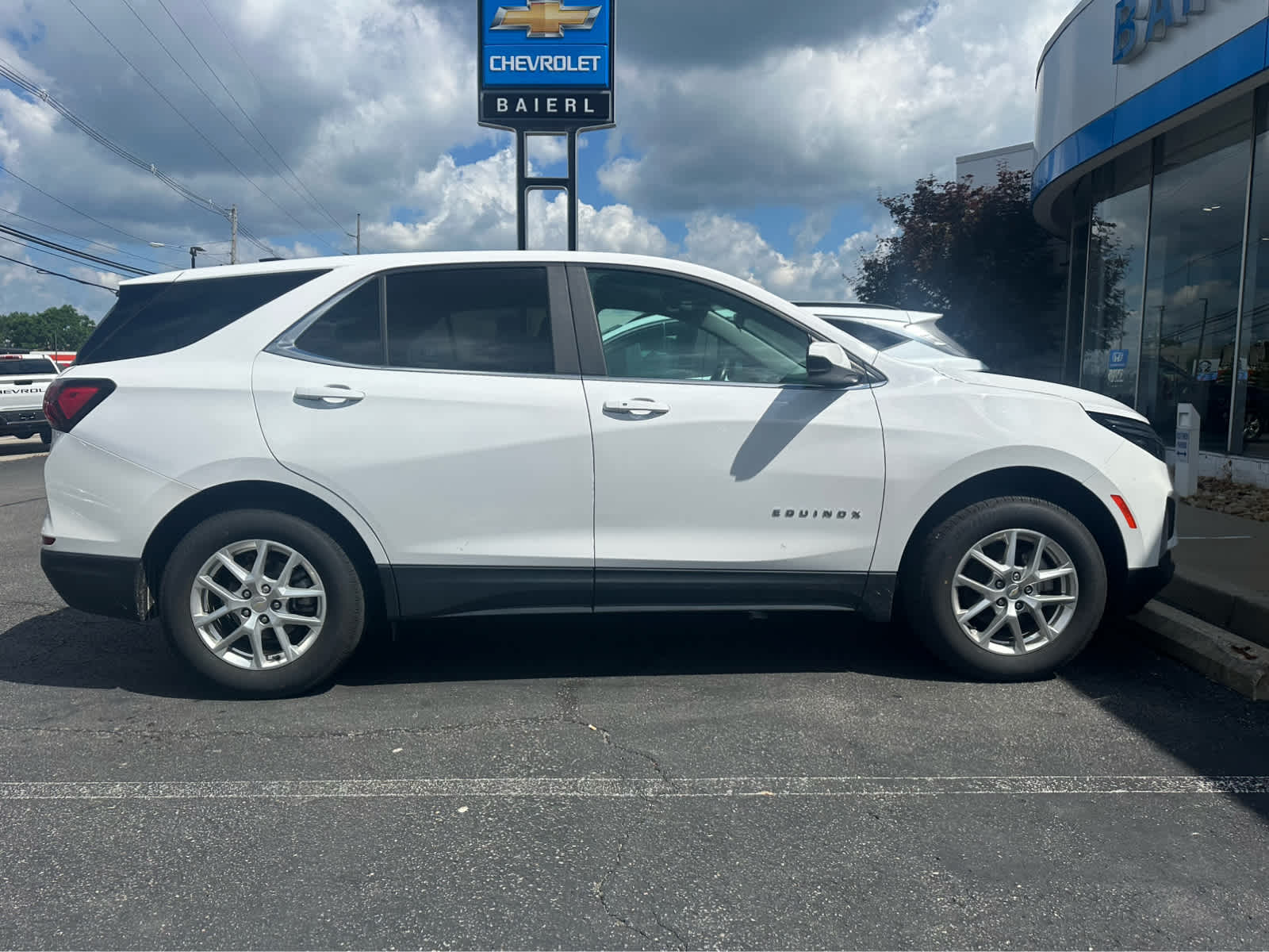 Thumbnail: 2022 Chevrolet Equinox - 4