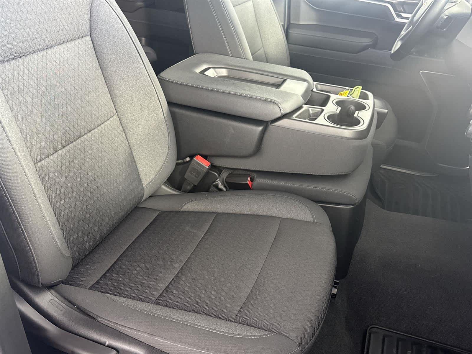 Thumbnail: 2022 Chevrolet Silverado 1500 - 17