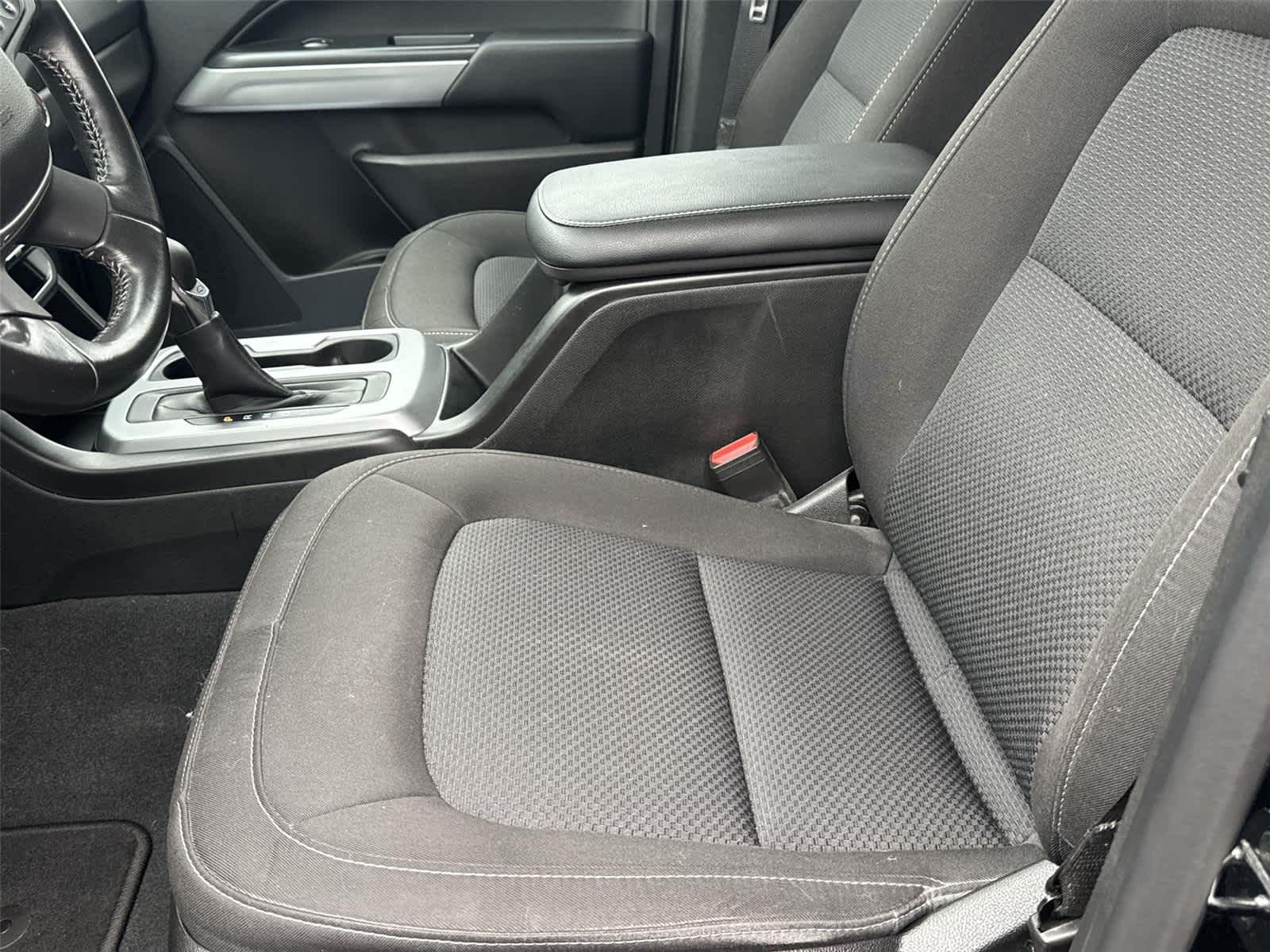 Thumbnail: 2022 Chevrolet Colorado - 11