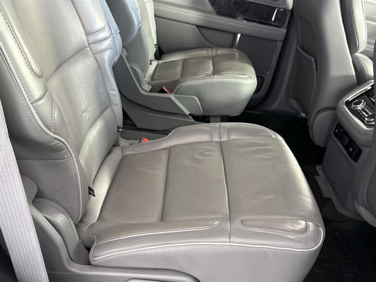 Thumbnail: 2019 Lincoln Navigator - 15