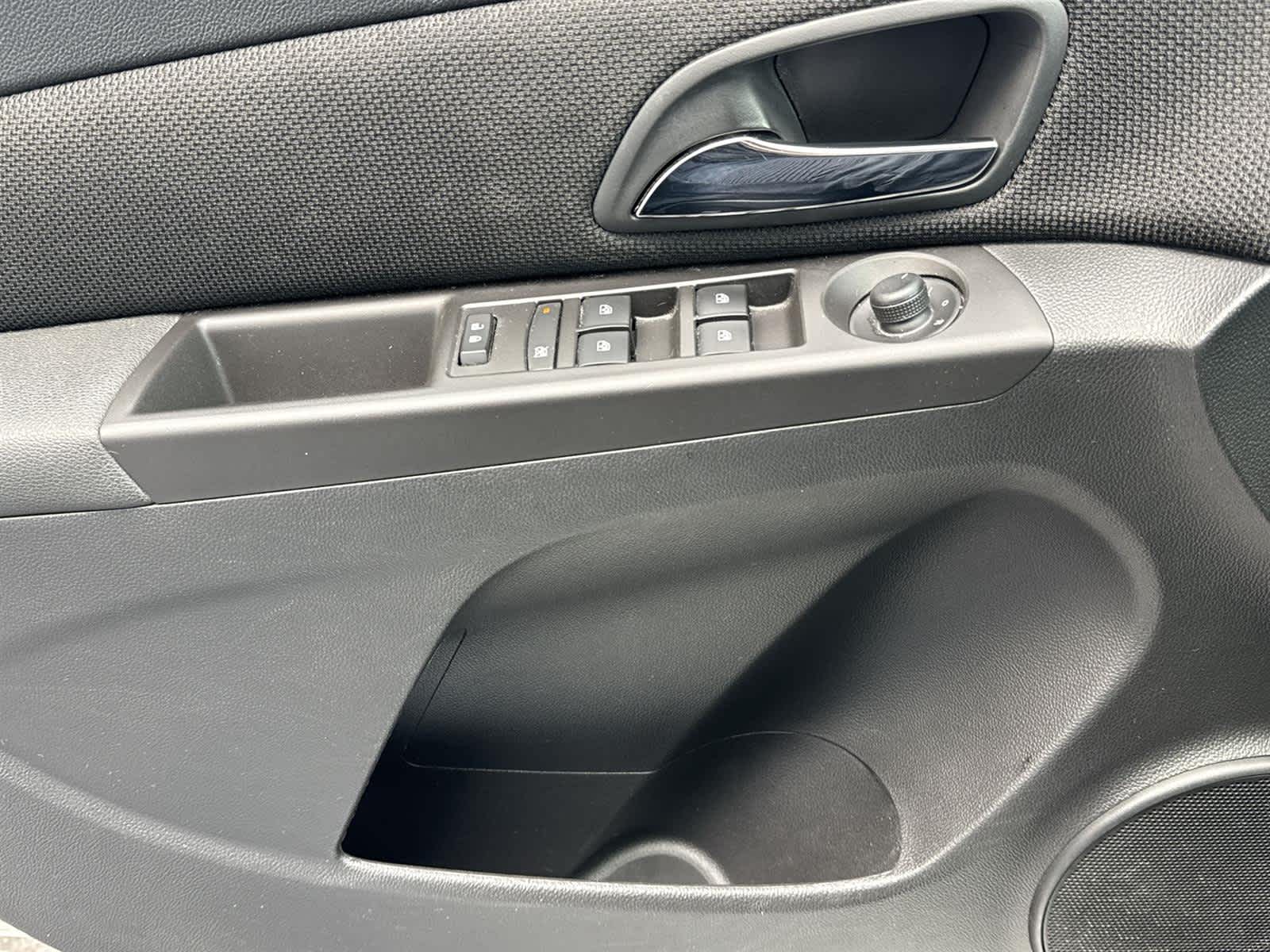 Thumbnail: 2015 Chevrolet Cruze - 21