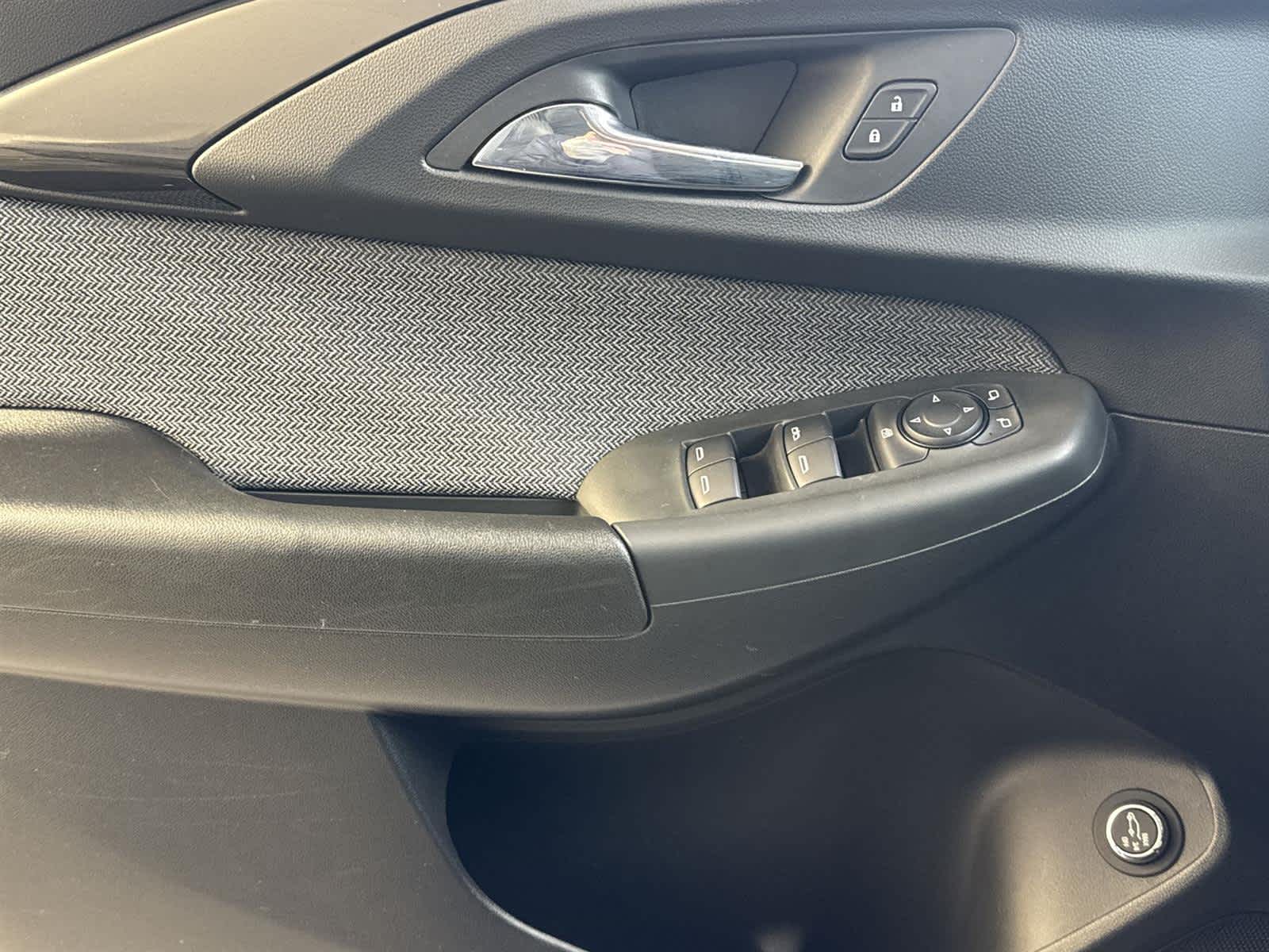 Thumbnail: 2021 Chevrolet TrailBlazer - 21