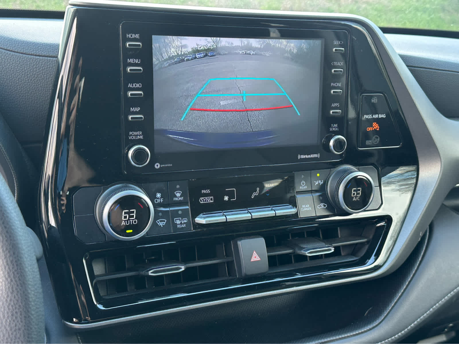 Thumbnail: 2021 Toyota Highlander - 13