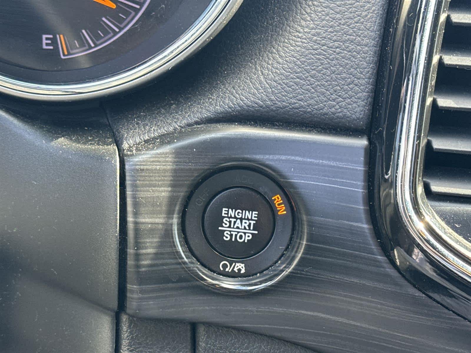 Thumbnail: 2020 Jeep Grand Cherokee - 28