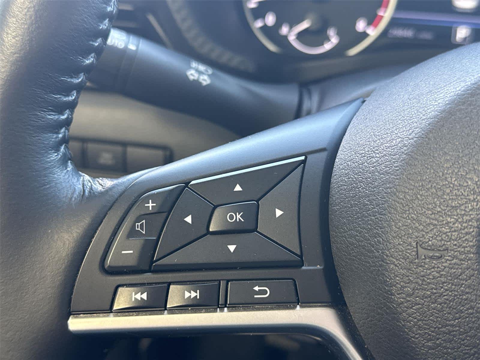 Thumbnail: 2023 Nissan Sentra - 24