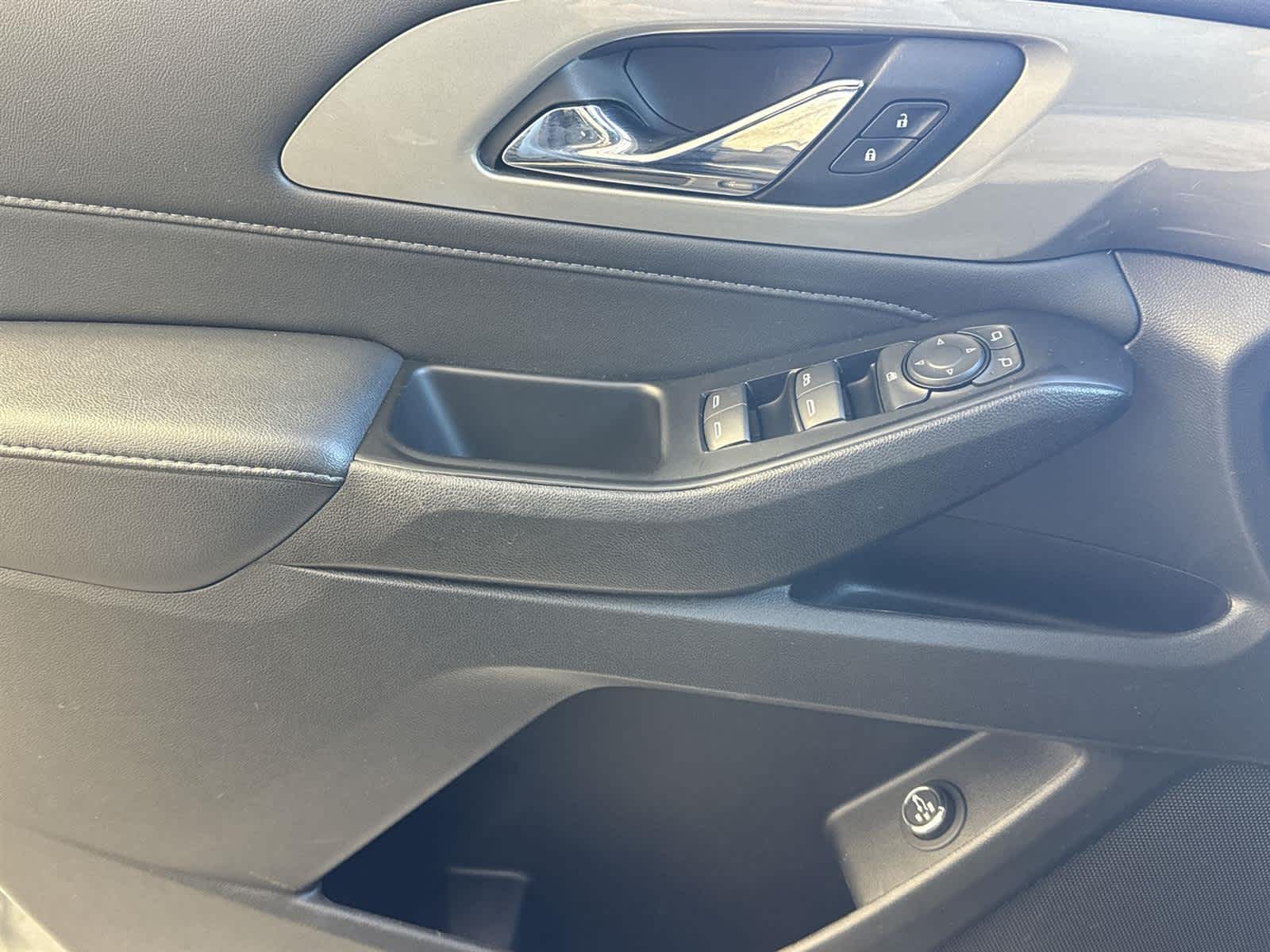 Thumbnail: 2023 Chevrolet Traverse - 23