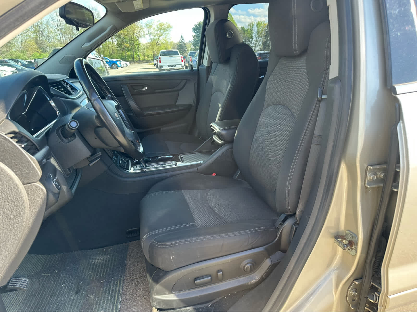 Thumbnail: 2016 Chevrolet Traverse - 10