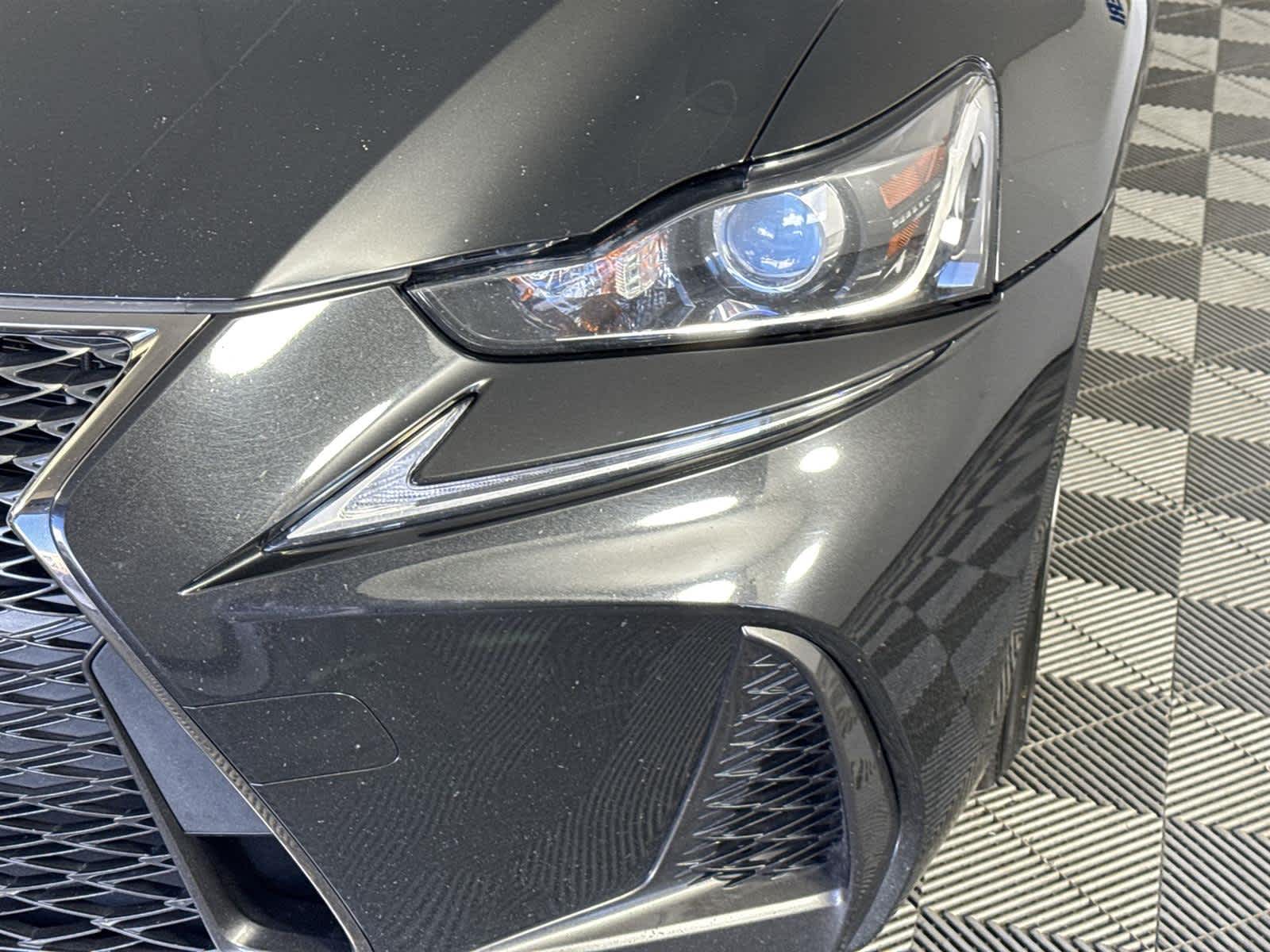 Thumbnail: 2018 Lexus IS - 9