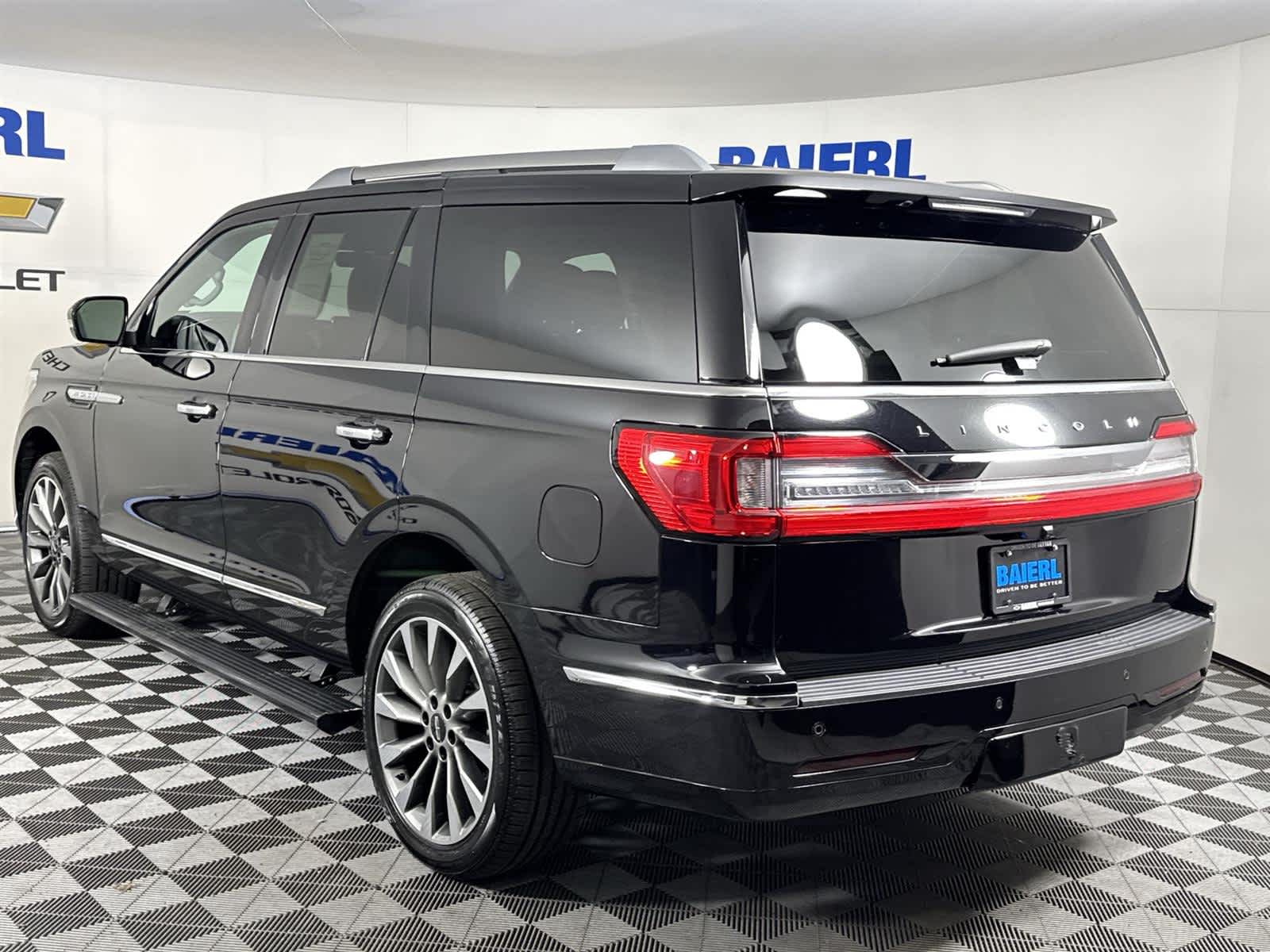 Thumbnail: 2019 Lincoln Navigator - 3