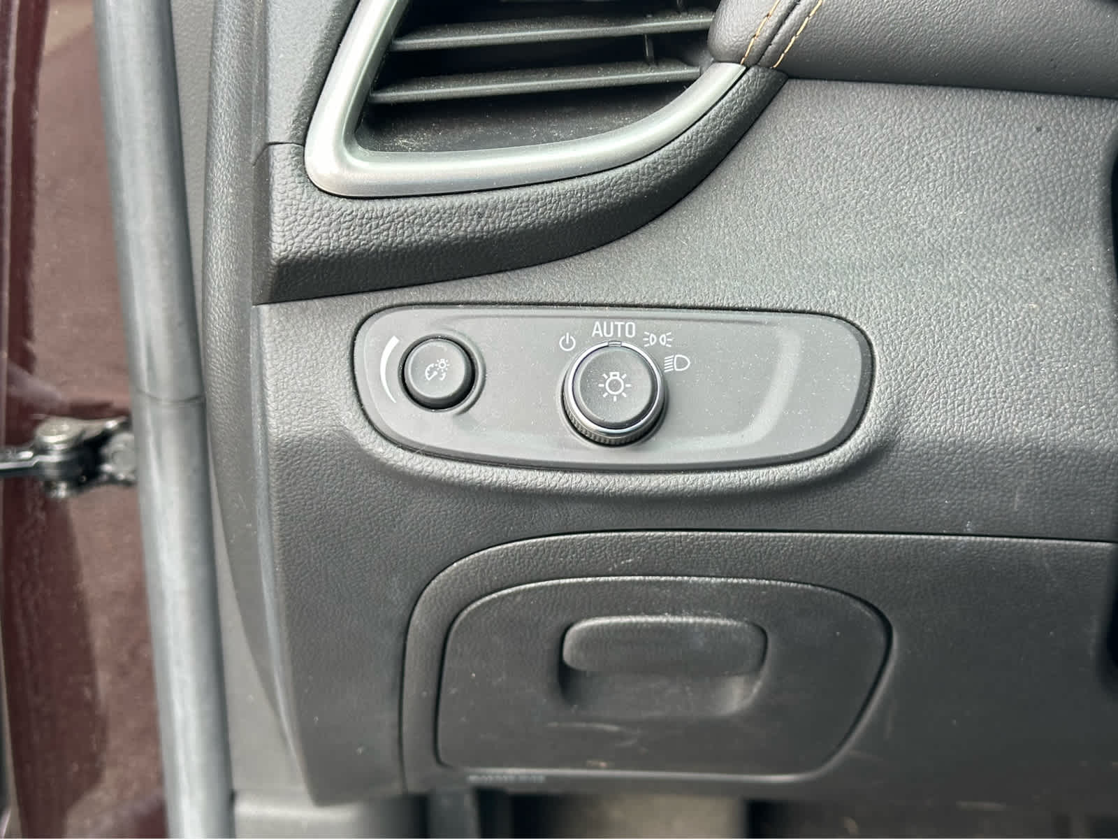 Thumbnail: 2022 Chevrolet Trax - 17