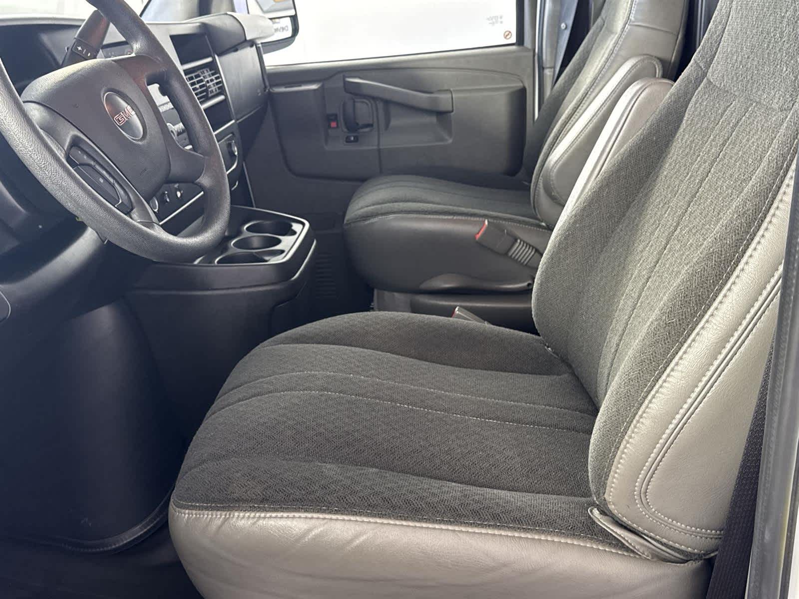 Thumbnail: 2024 GMC Savana - 12