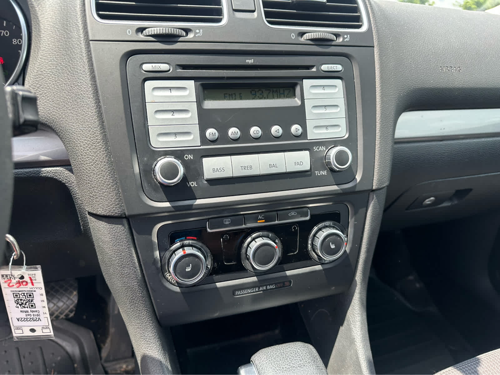 Thumbnail: 2010 Volkswagen Golf - 12