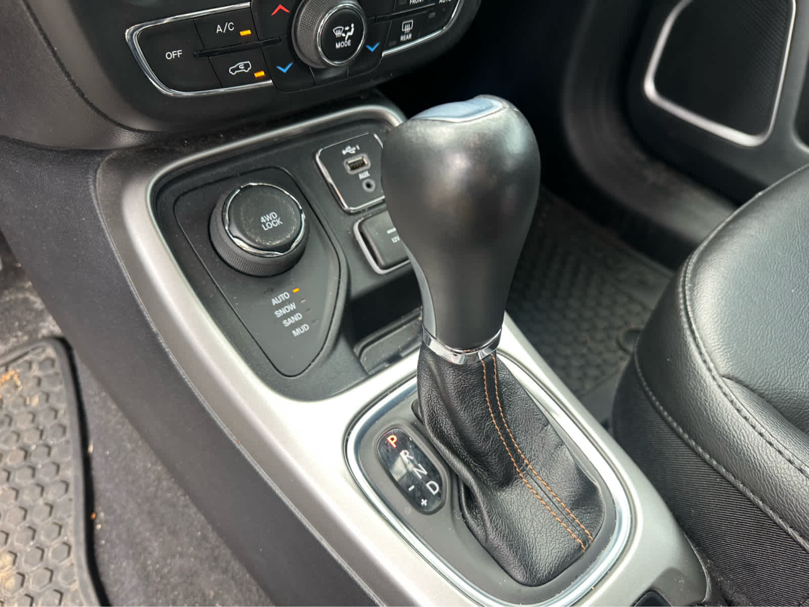 Thumbnail: 2020 Jeep Compass - 13