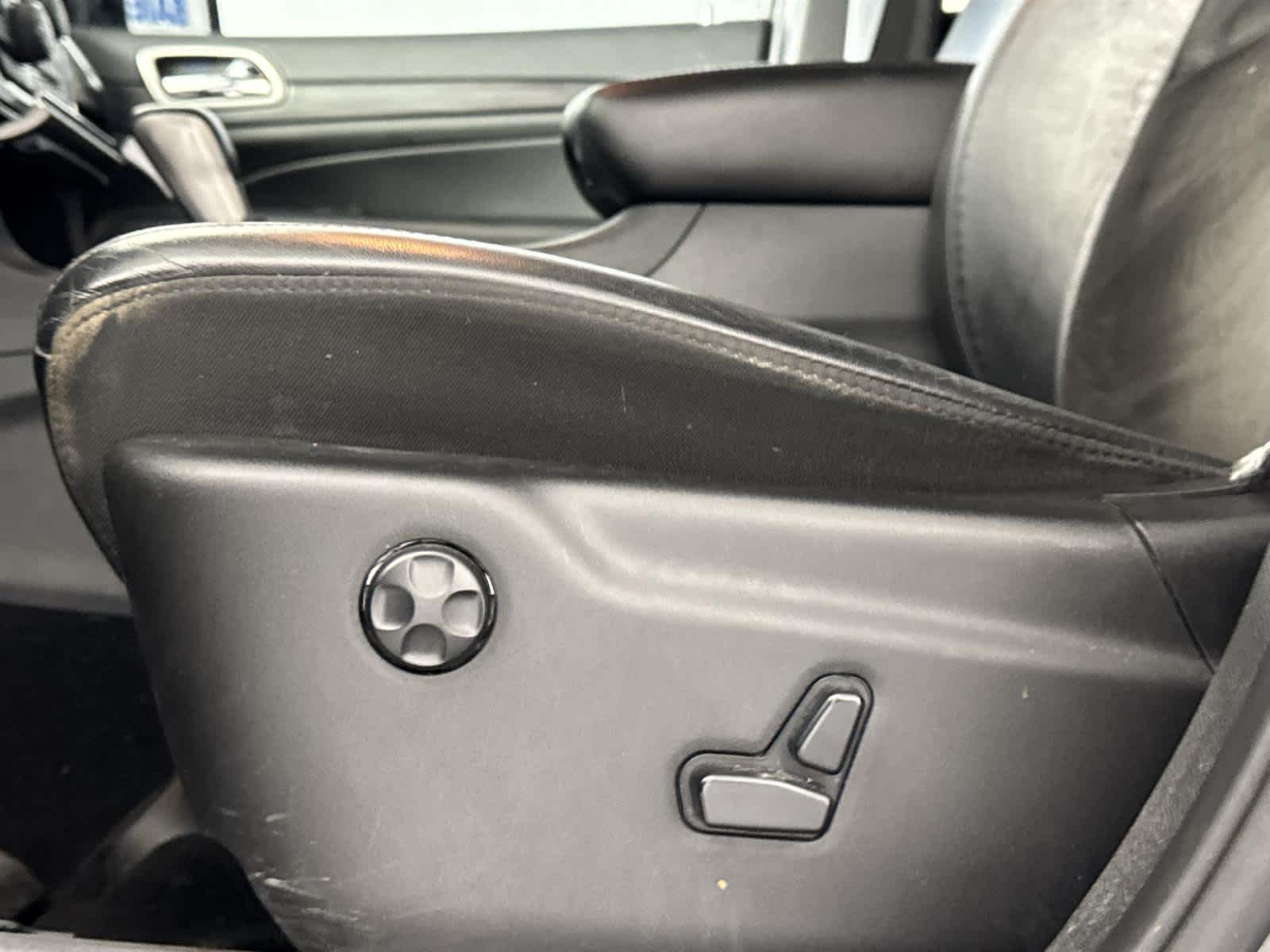 Thumbnail: 2020 Jeep Grand Cherokee - 13